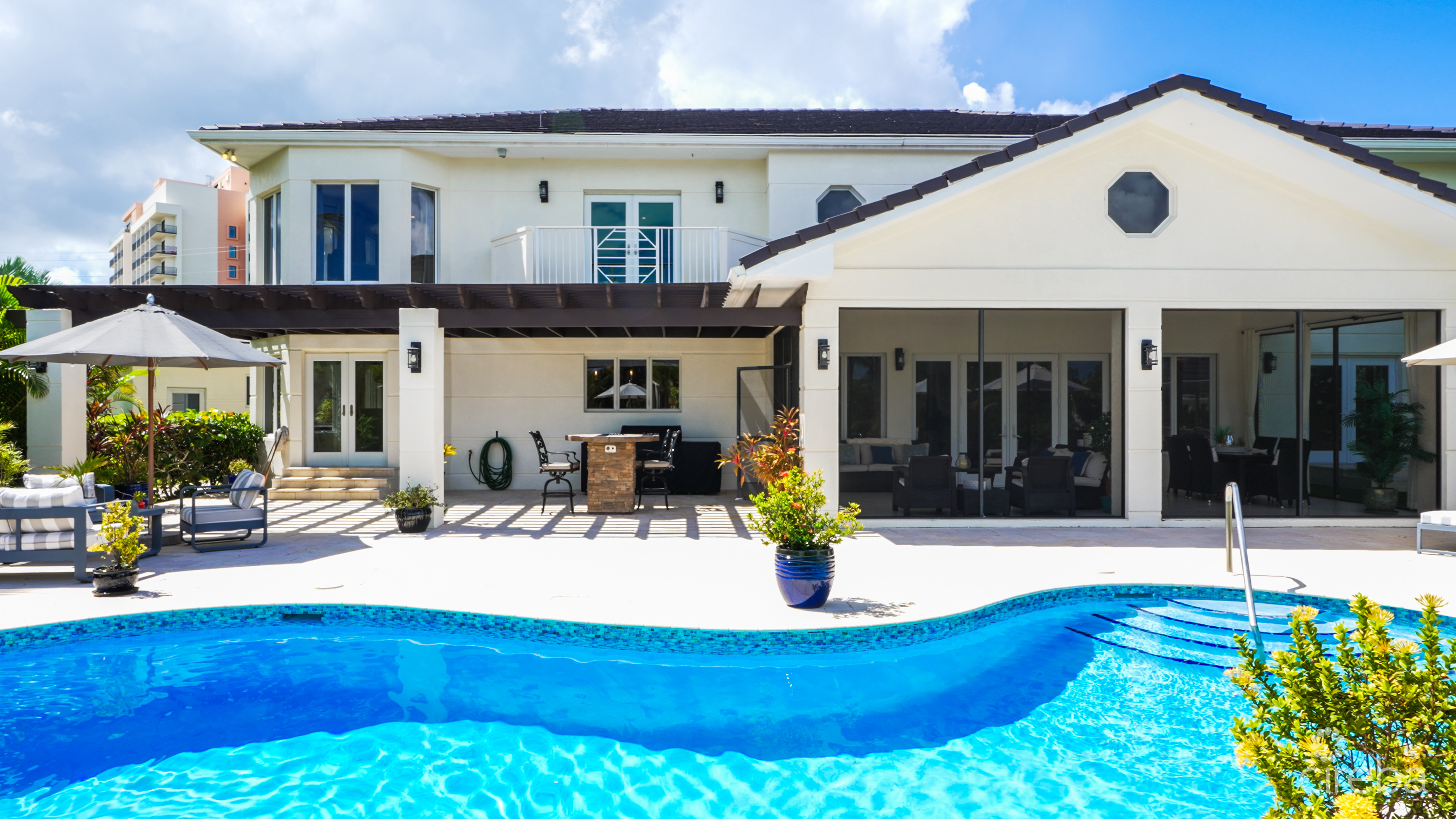 GOVERNORS HARBOUR ESTATE HOME