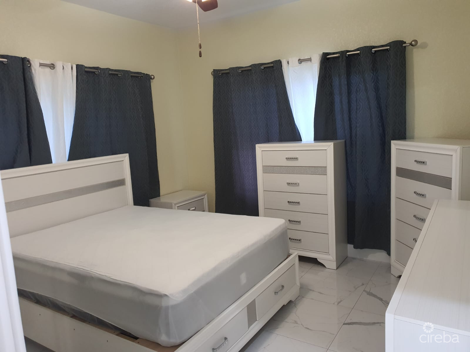 42 EIFFEL DR. – 3 BED HOUSE IN BREAKERS