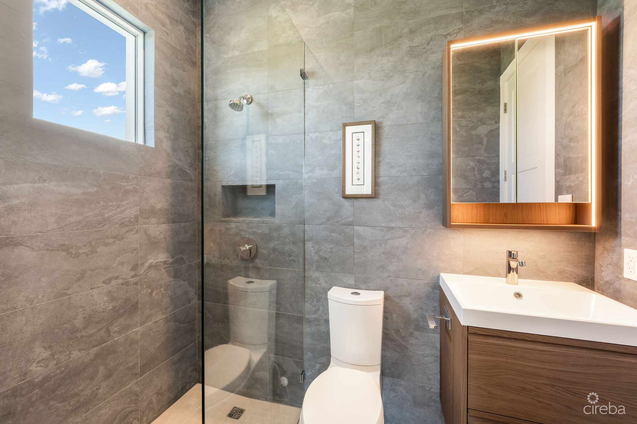MARQUIS QUAY RESIDENCE, CRYSTAL HARBOUR