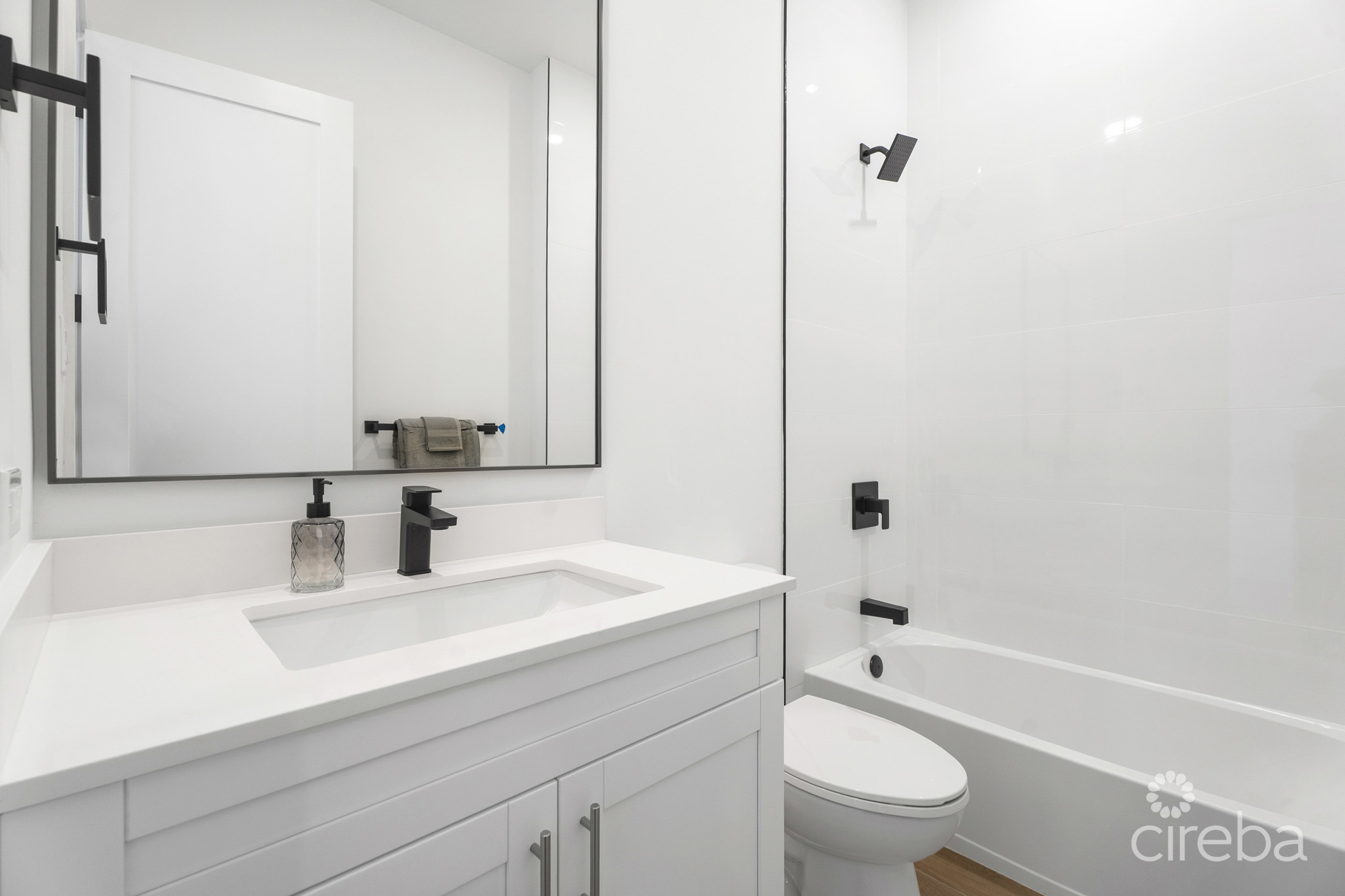 PRIVE 11 – SOUTH SOUND TOWNHOME