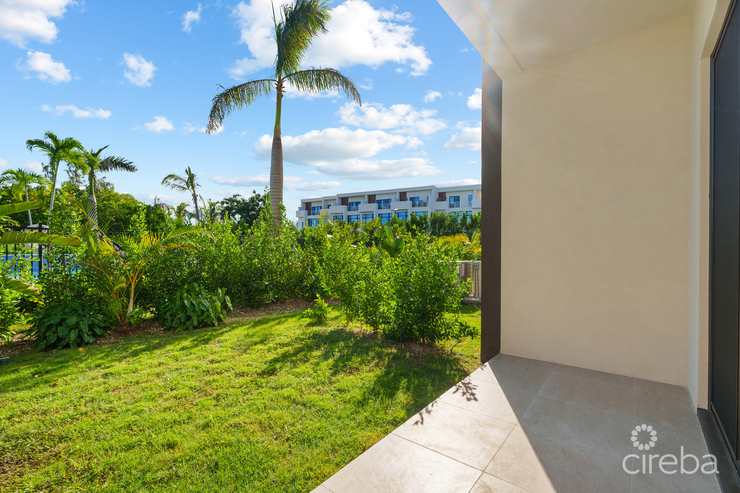 PRIVE 11 – SOUTH SOUND TOWNHOME