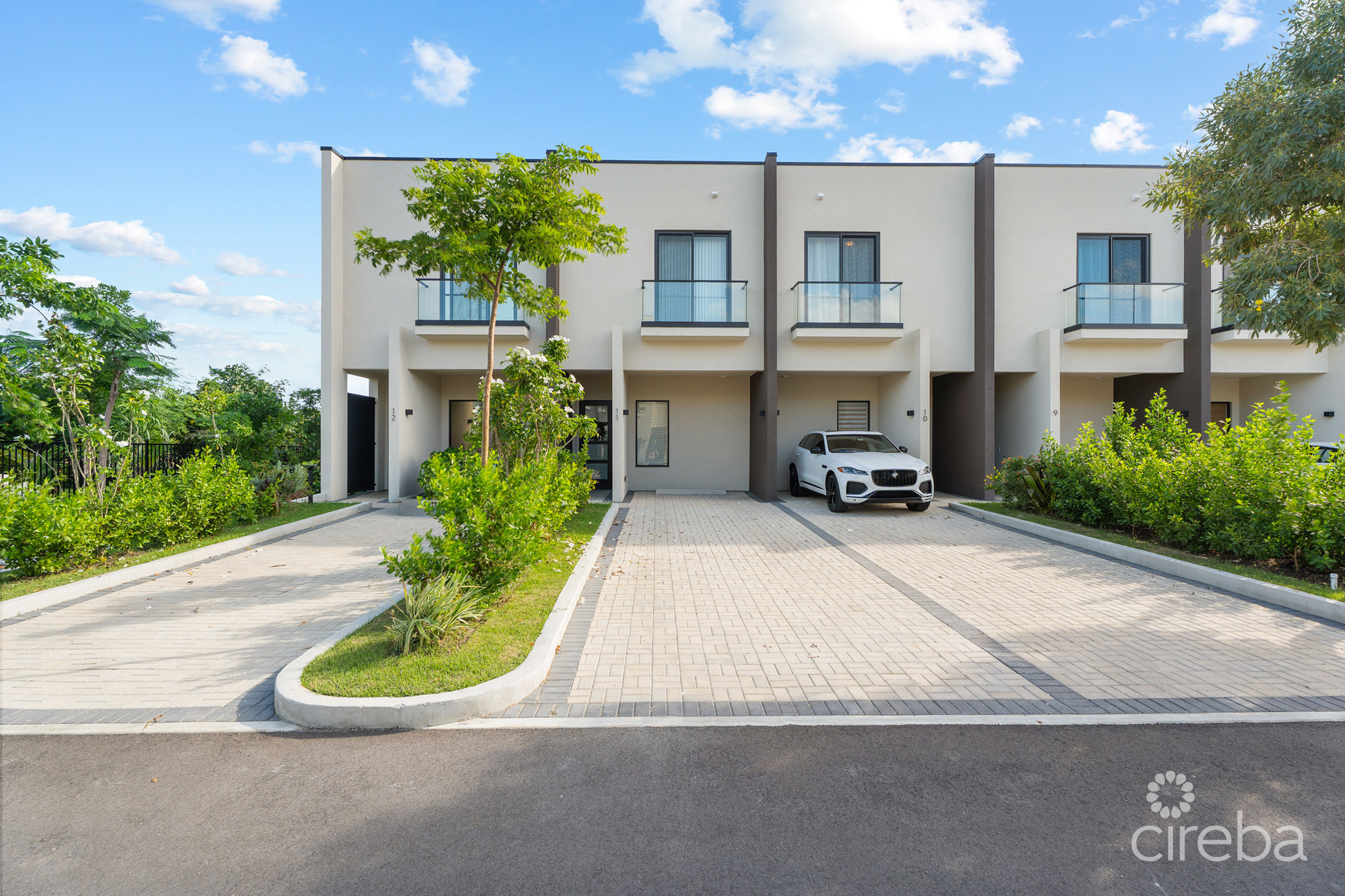 PRIVE 11 – SOUTH SOUND TOWNHOME