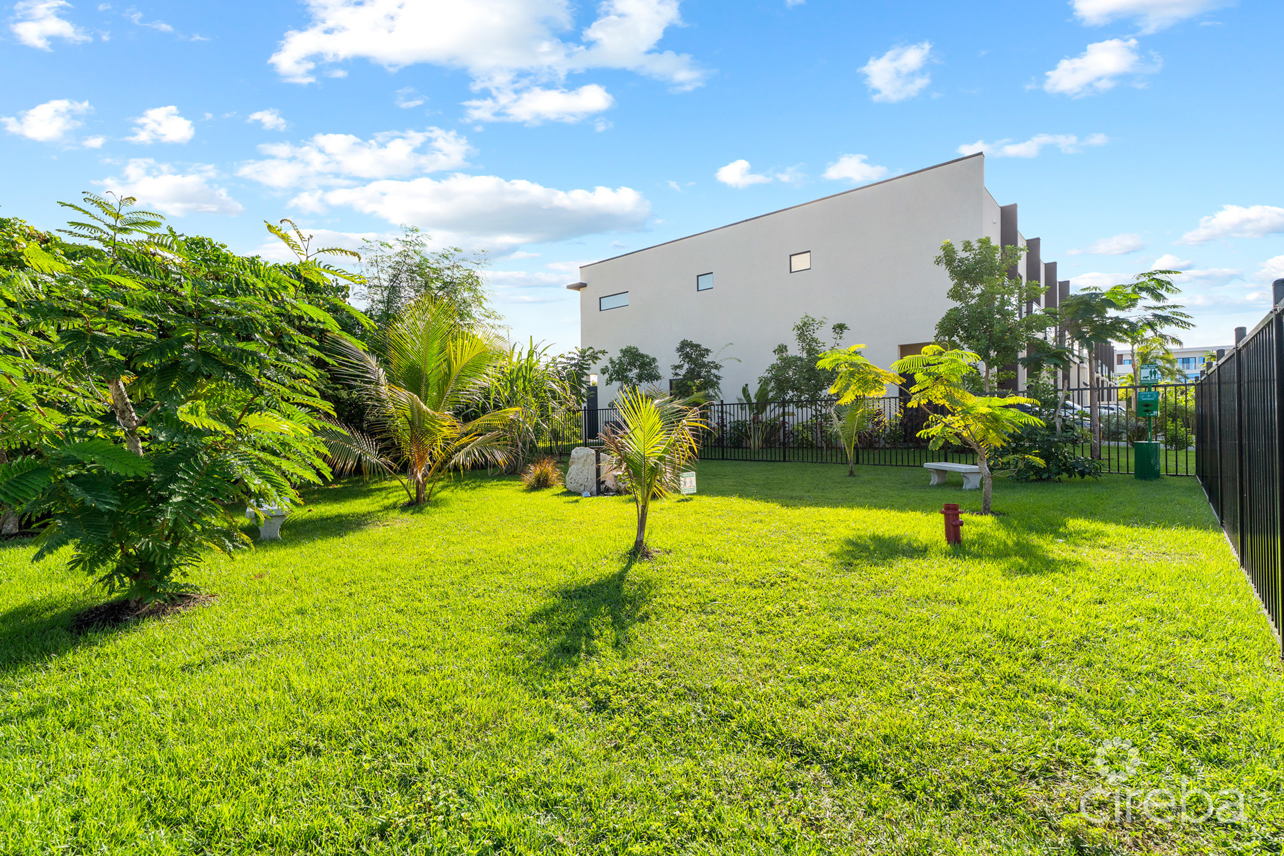 PRIVE 11 – SOUTH SOUND TOWNHOME