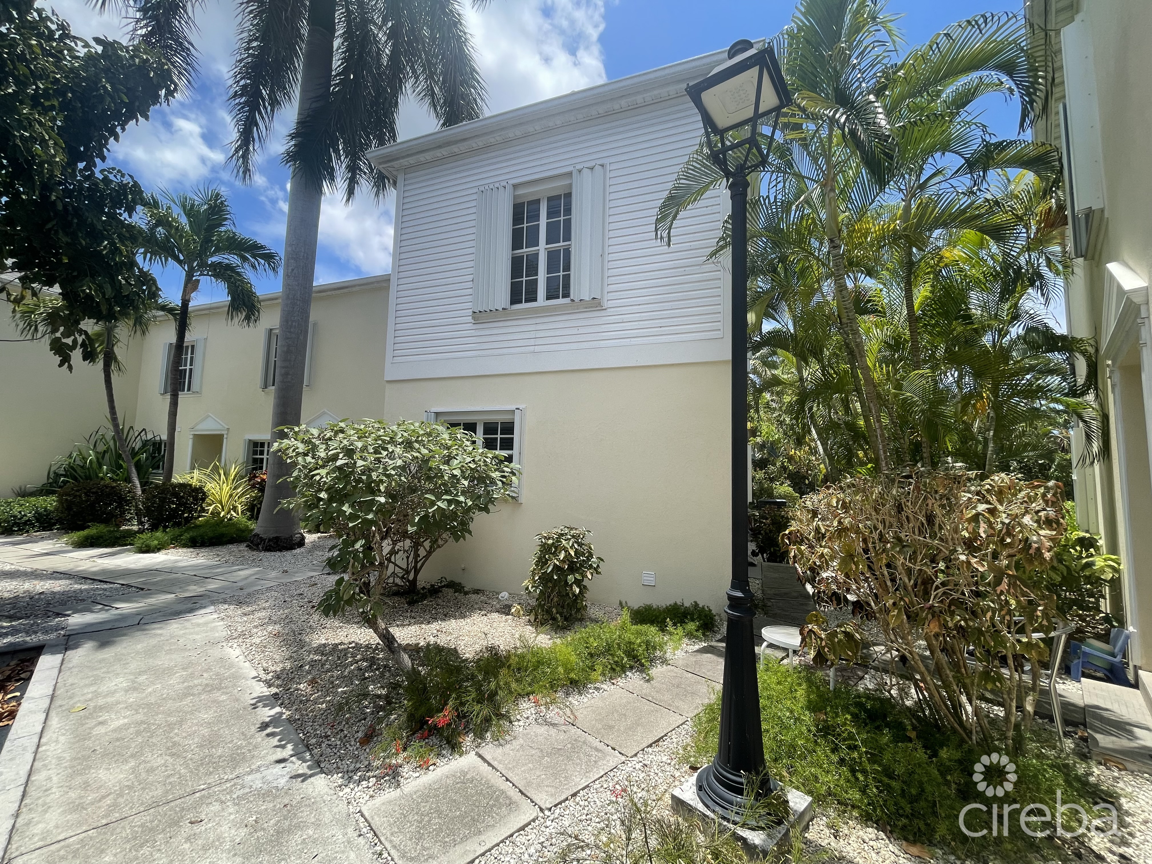 2 BED 2.5 BATH END UNIT – HOPE SPRINGS – GEORGE TOWN