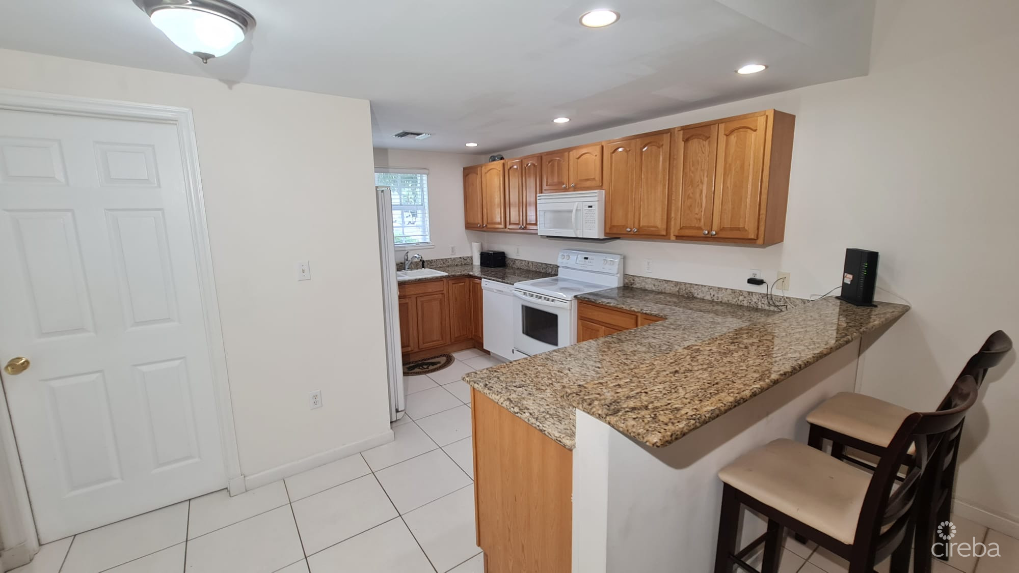 2 BED 2.5 BATH END UNIT – HOPE SPRINGS – GEORGE TOWN