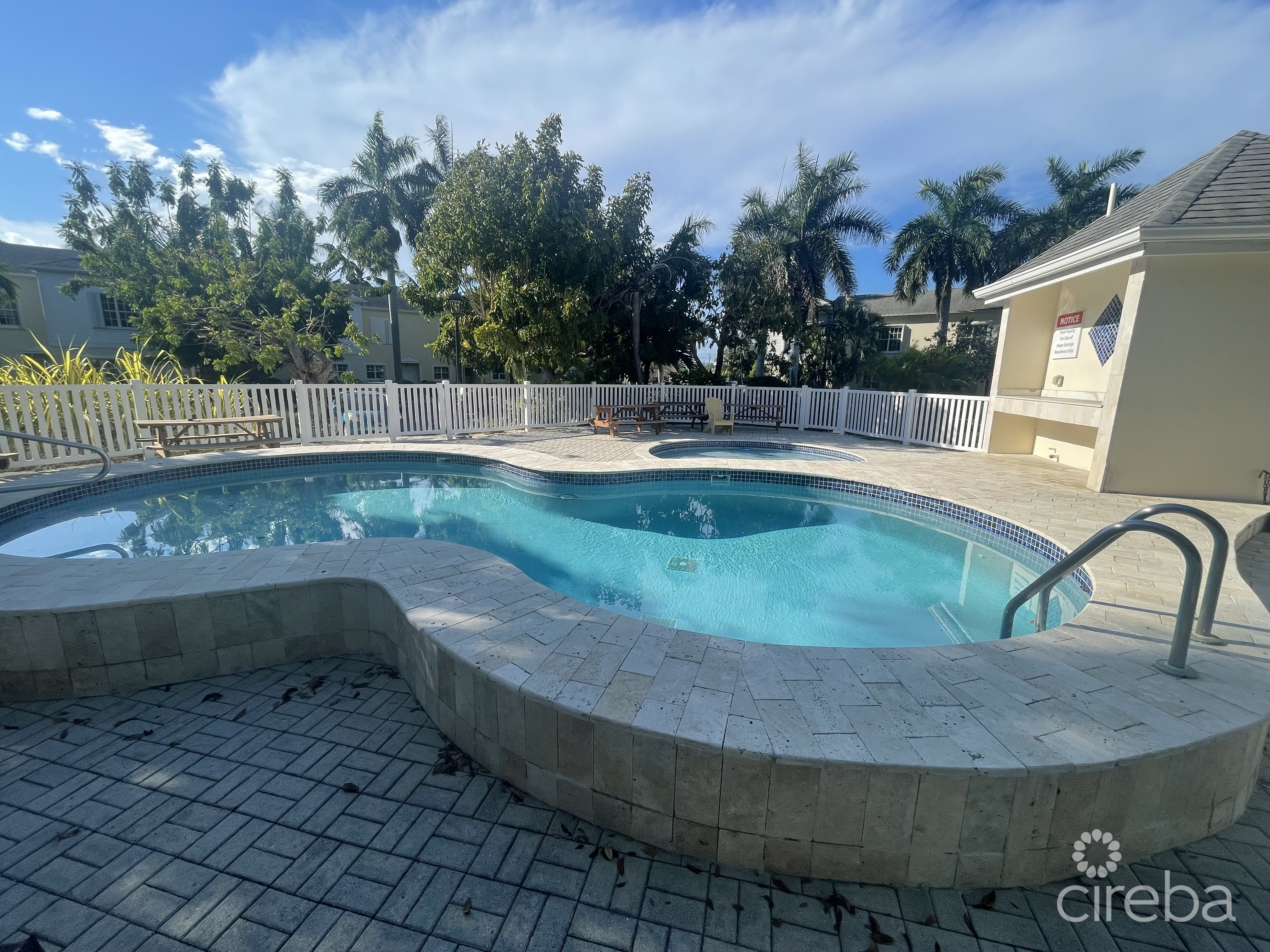 2 BED 2.5 BATH END UNIT – HOPE SPRINGS – GEORGE TOWN