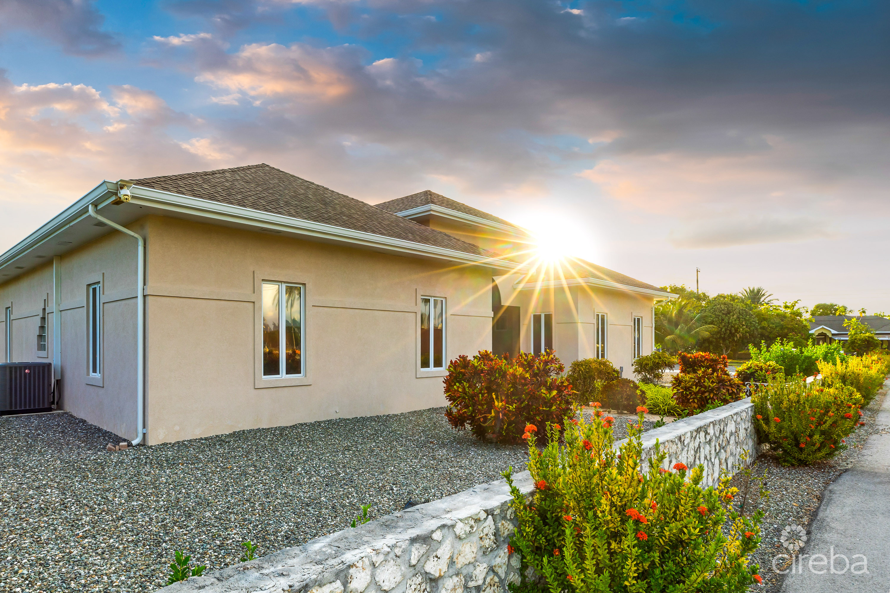 FULLY REMODELED 3BR FAMILY HOME IN NORTH SOUND ESTATES
