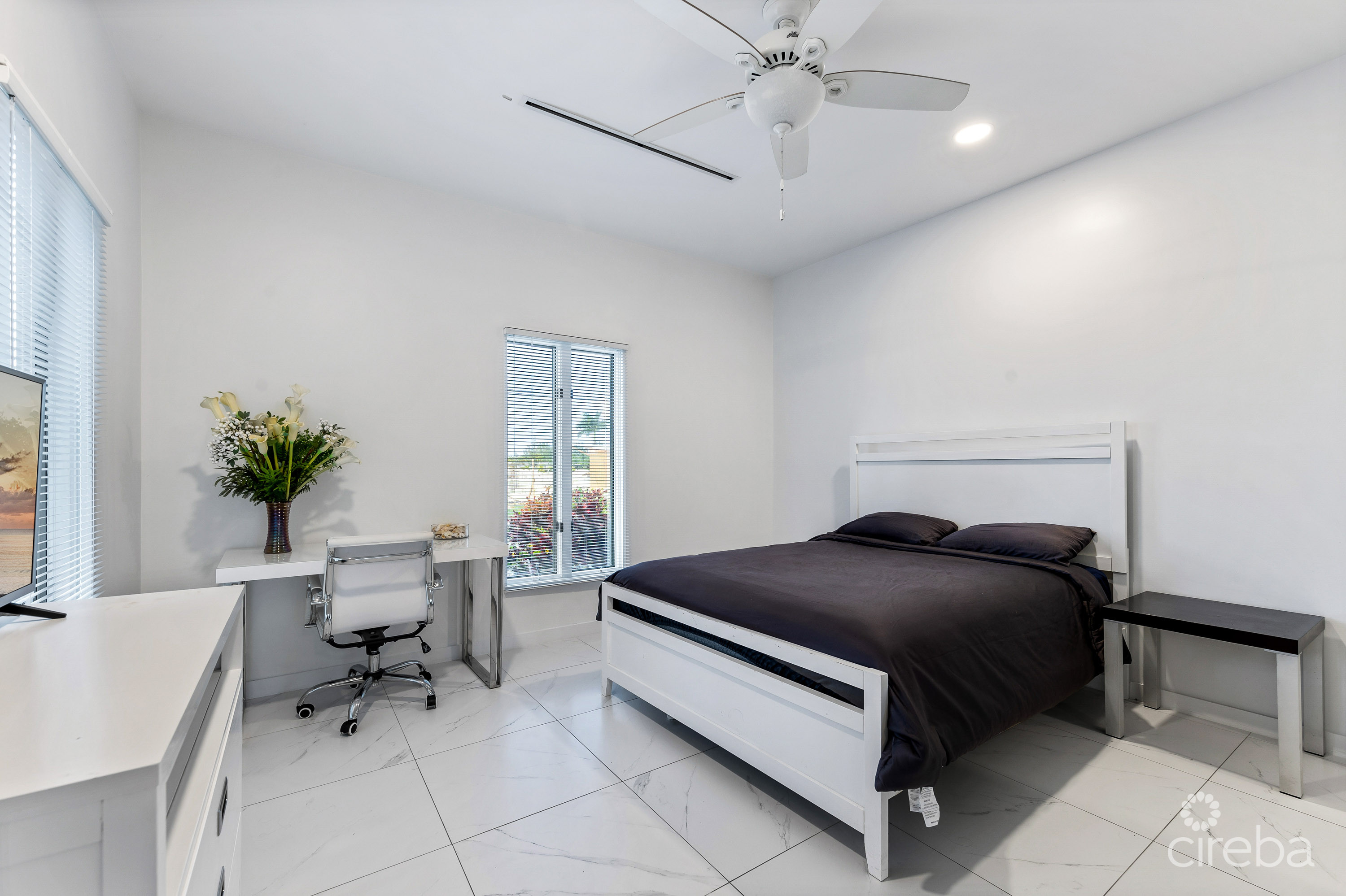 FULLY REMODELED 3BR FAMILY HOME IN NORTH SOUND ESTATES