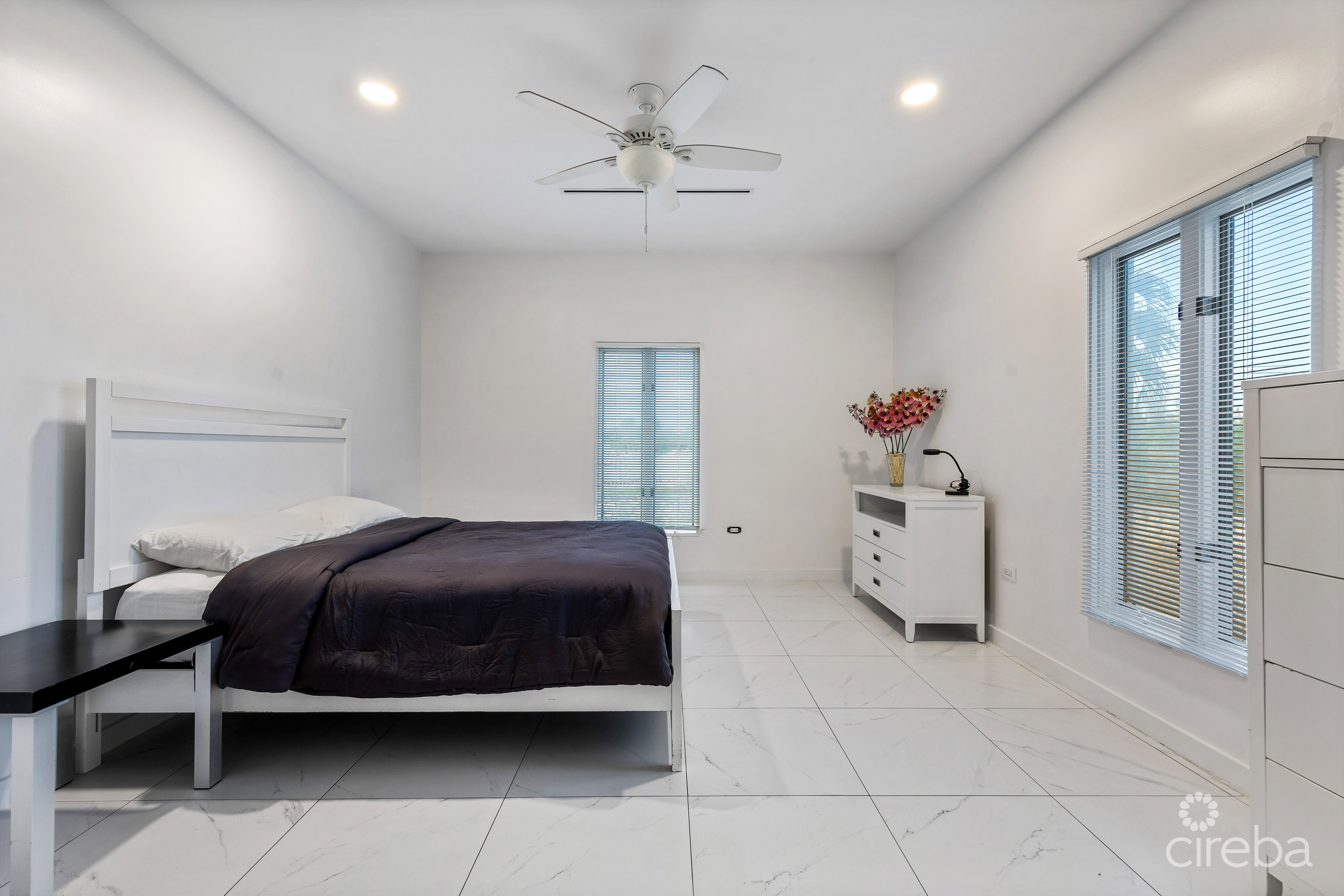 FULLY REMODELED 3BR FAMILY HOME IN NORTH SOUND ESTATES