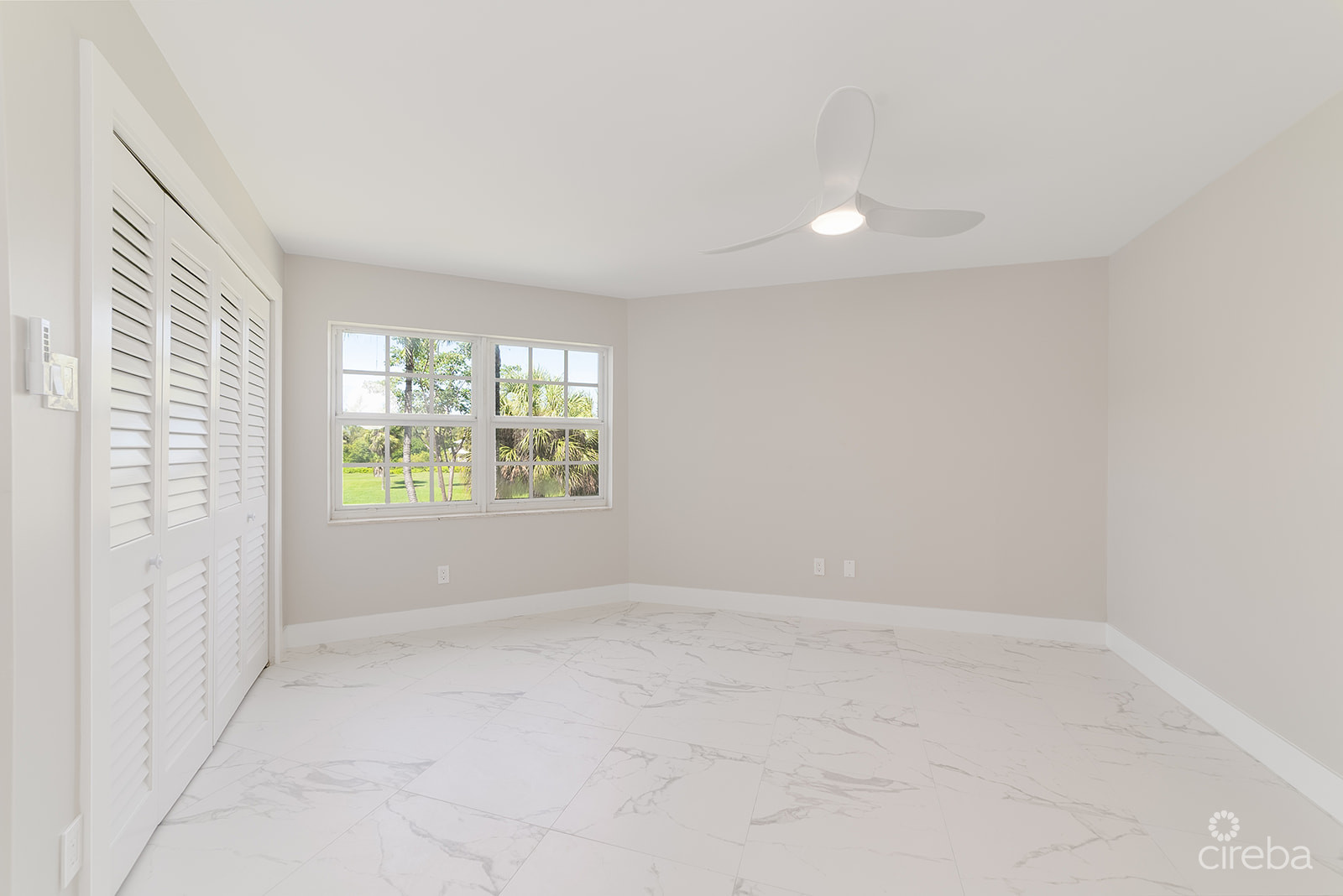 BRITANNIA LIONS COURT #324 – ELEGANT 3-BEDROOM CORNER UNIT | 2,100 SQFT | GOLF COURSE VIEWS