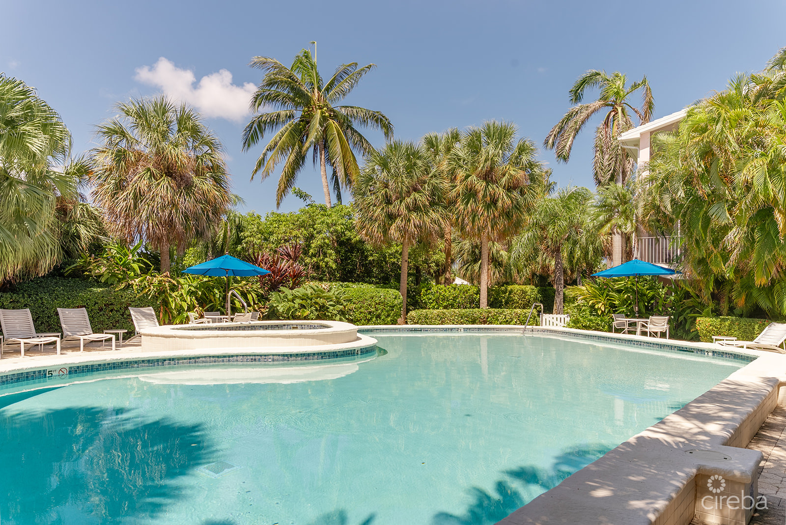 BRITANNIA LIONS COURT #324 – ELEGANT 3-BEDROOM CORNER UNIT | 2,100 SQFT | GOLF COURSE VIEWS