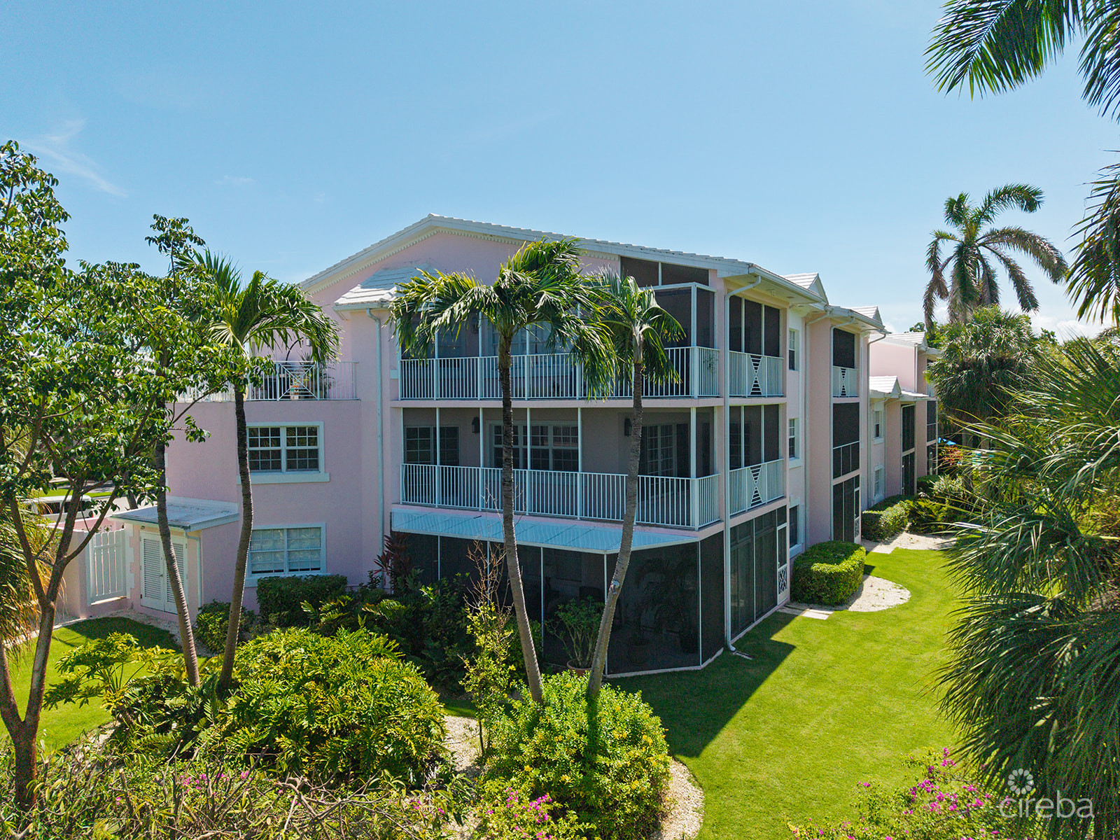BRITANNIA LIONS COURT #324 – ELEGANT 3-BEDROOM CORNER UNIT | 2,100 SQFT | GOLF COURSE VIEWS