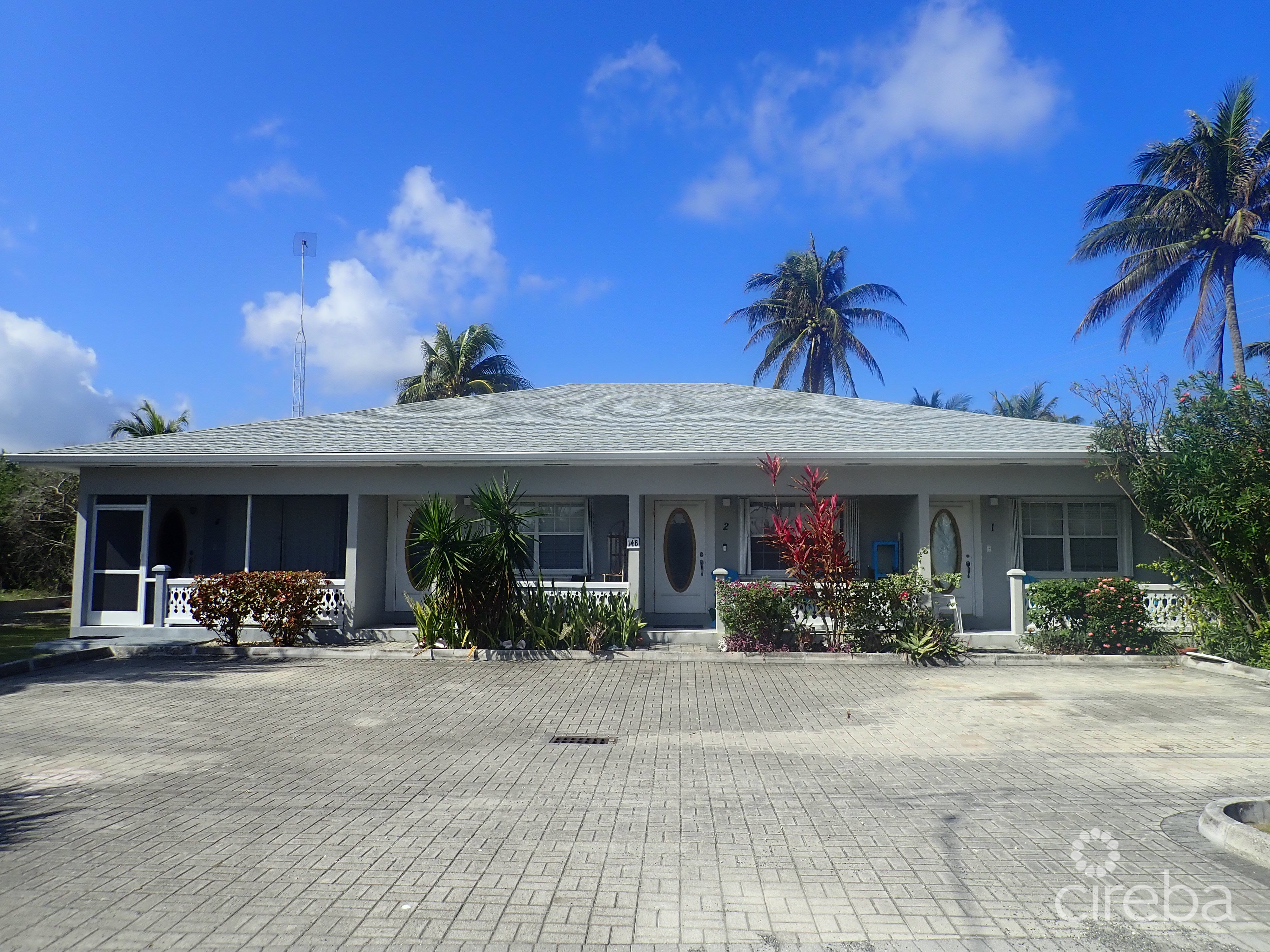 1 BED, NORTHSIDE APARTMENT WITH BEACH ACCESS