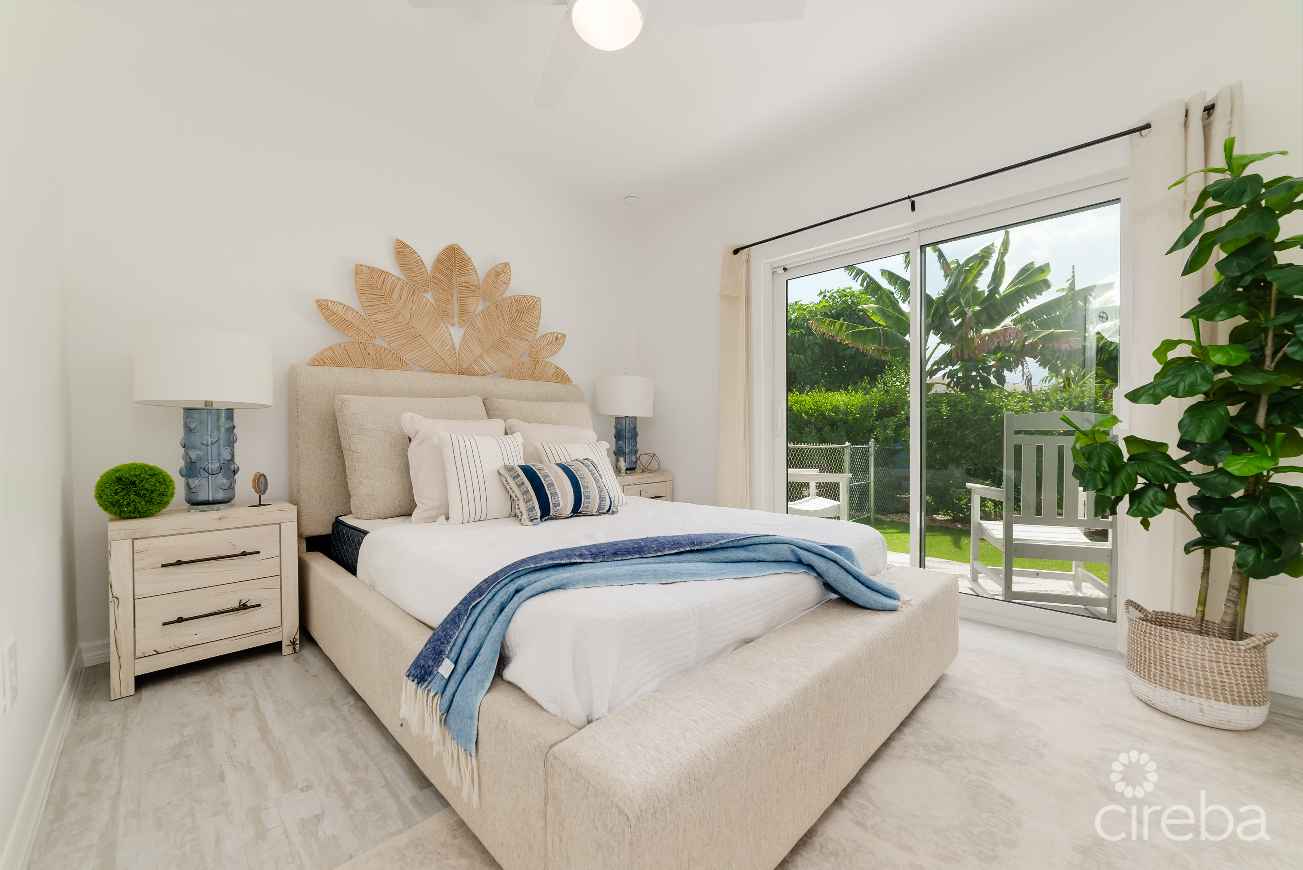 SANDSCAPE RESIDENCES #33