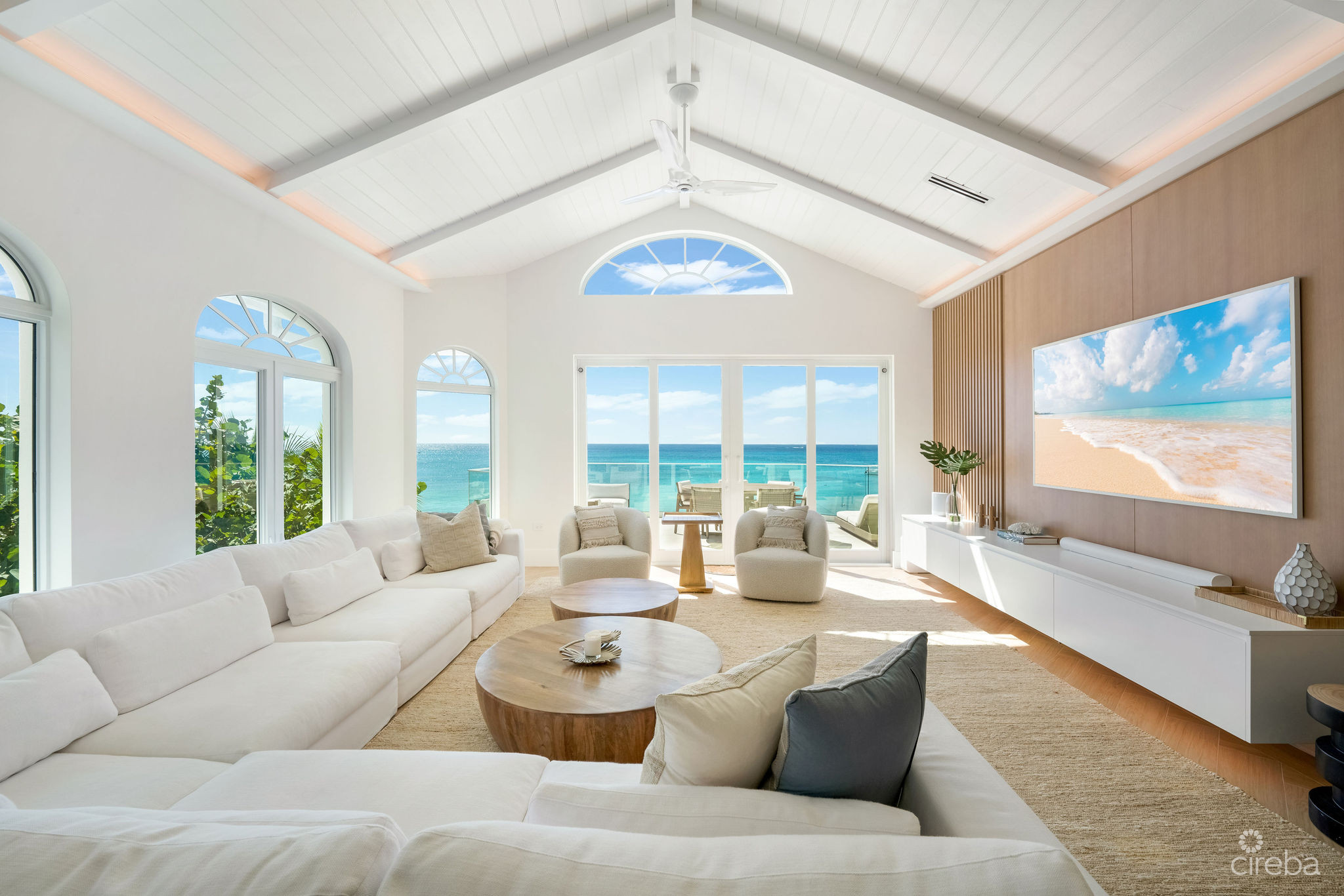 OCEANFRONT PENTHOUSE ON SEVEN MILE BEACH