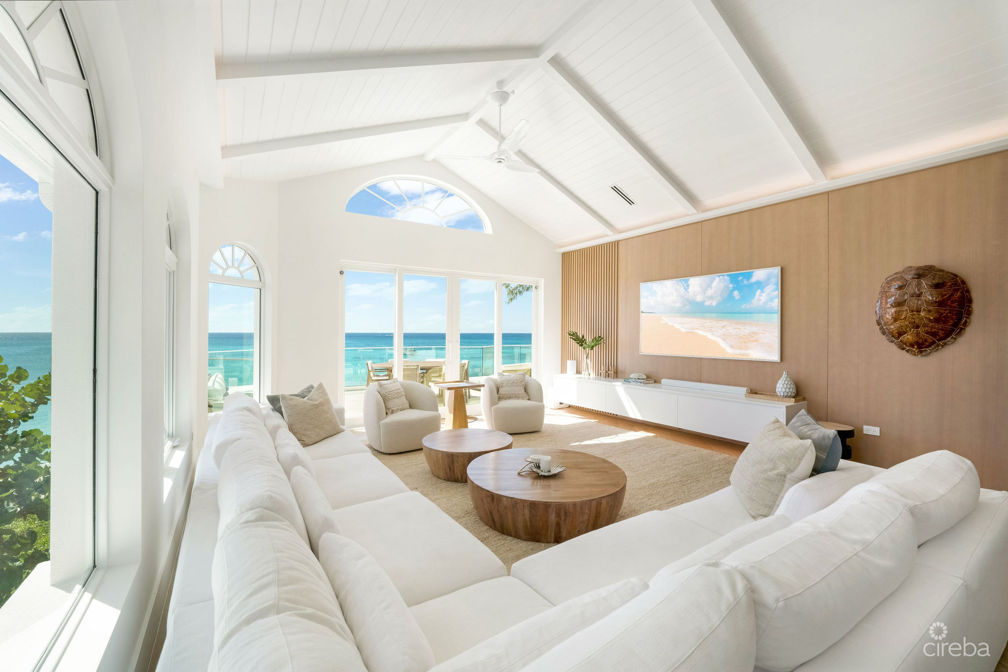 OCEANFRONT PENTHOUSE ON SEVEN MILE BEACH