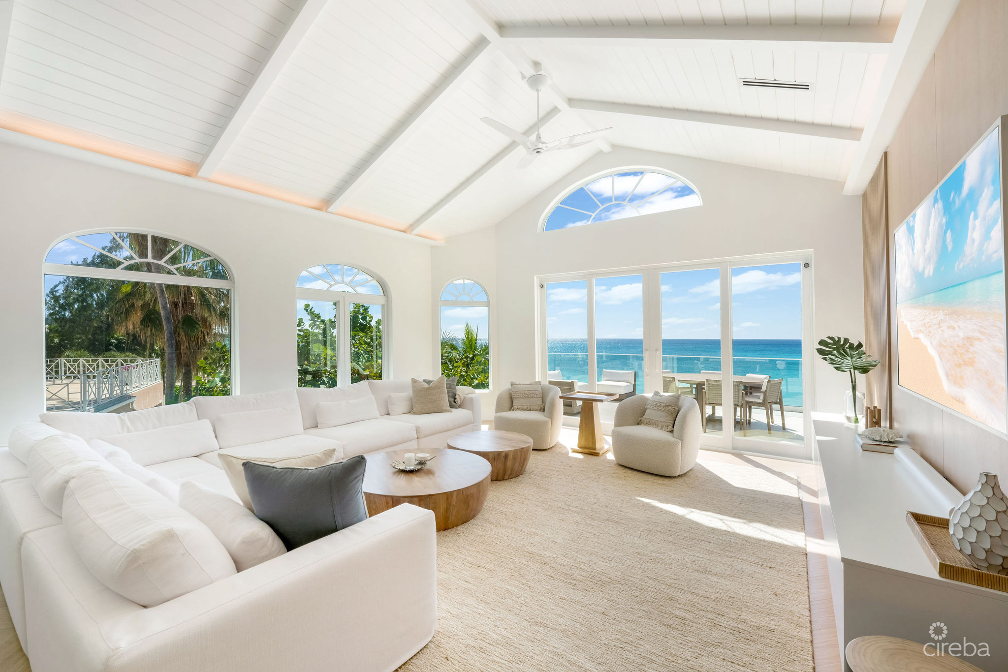 OCEANFRONT PENTHOUSE ON SEVEN MILE BEACH