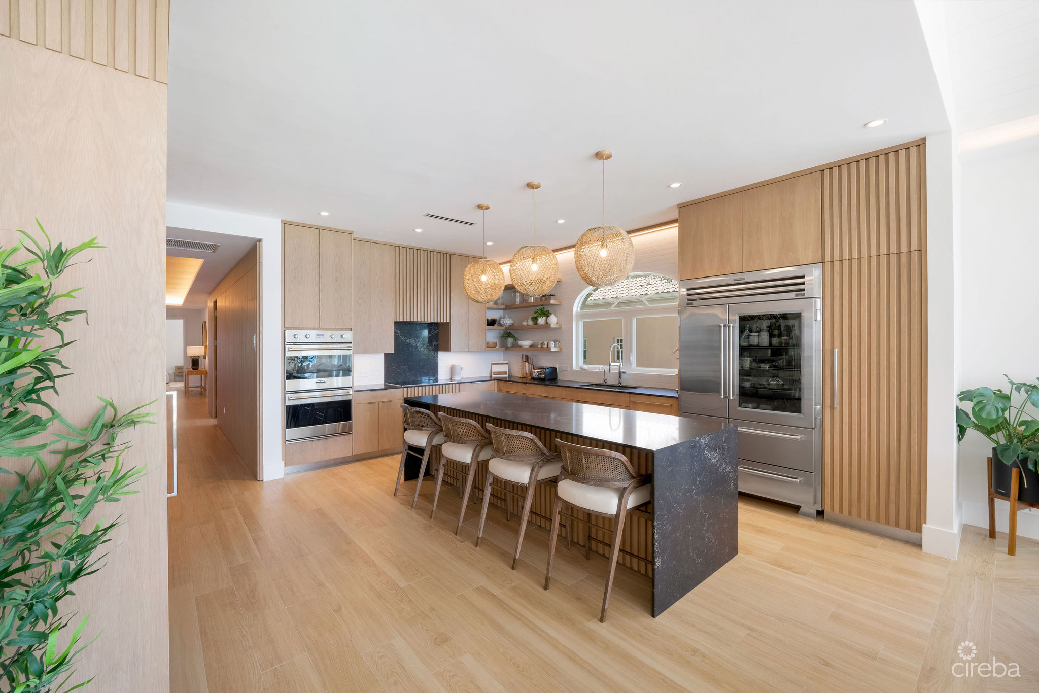 OCEANFRONT PENTHOUSE ON SEVEN MILE BEACH