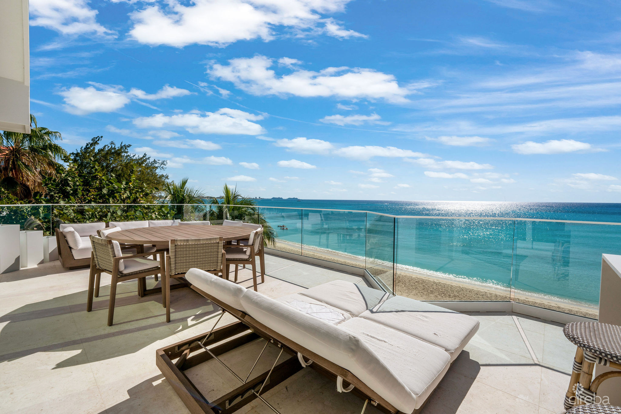 OCEANFRONT PENTHOUSE ON SEVEN MILE BEACH