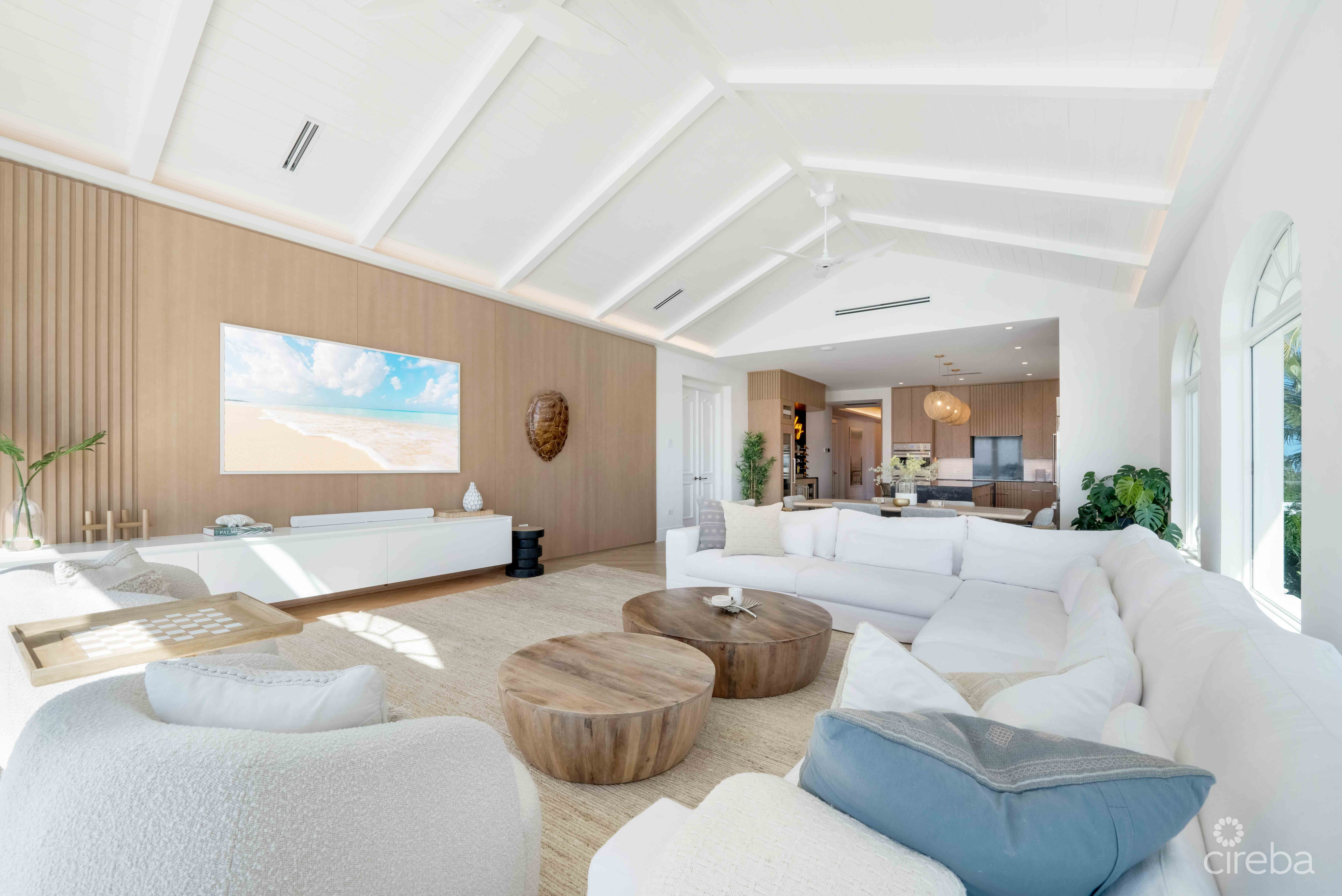 OCEANFRONT PENTHOUSE ON SEVEN MILE BEACH