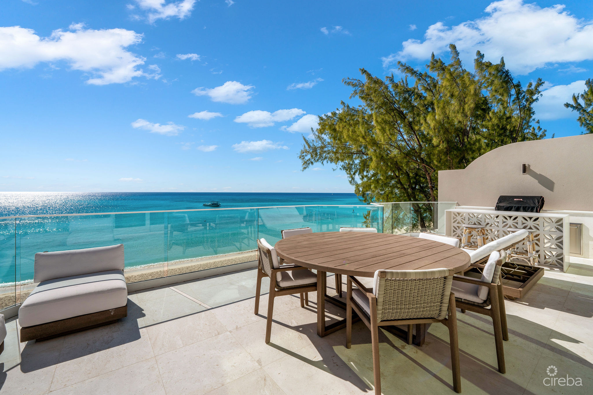 OCEANFRONT PENTHOUSE ON SEVEN MILE BEACH