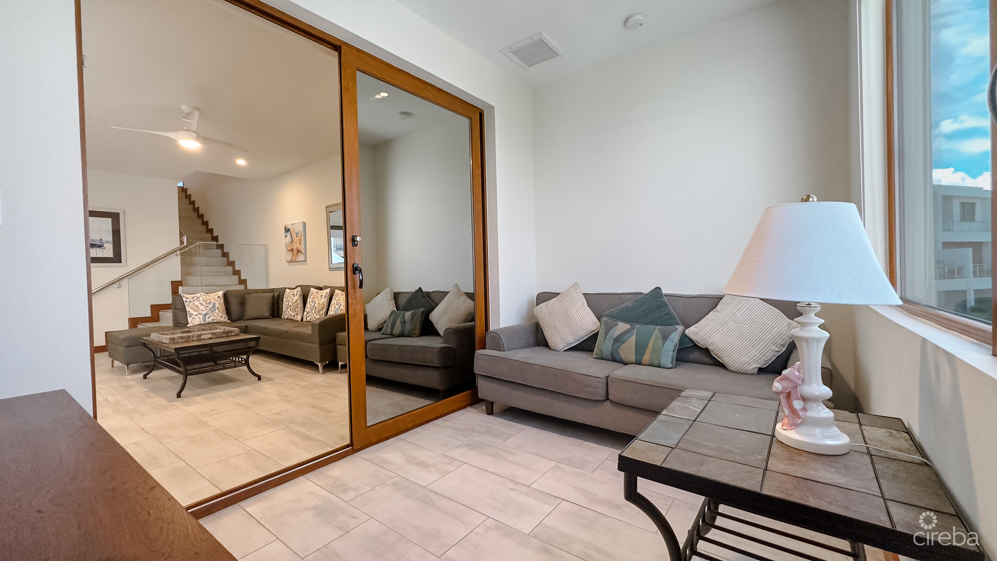 ARVIA CANAL FRONT 3BED