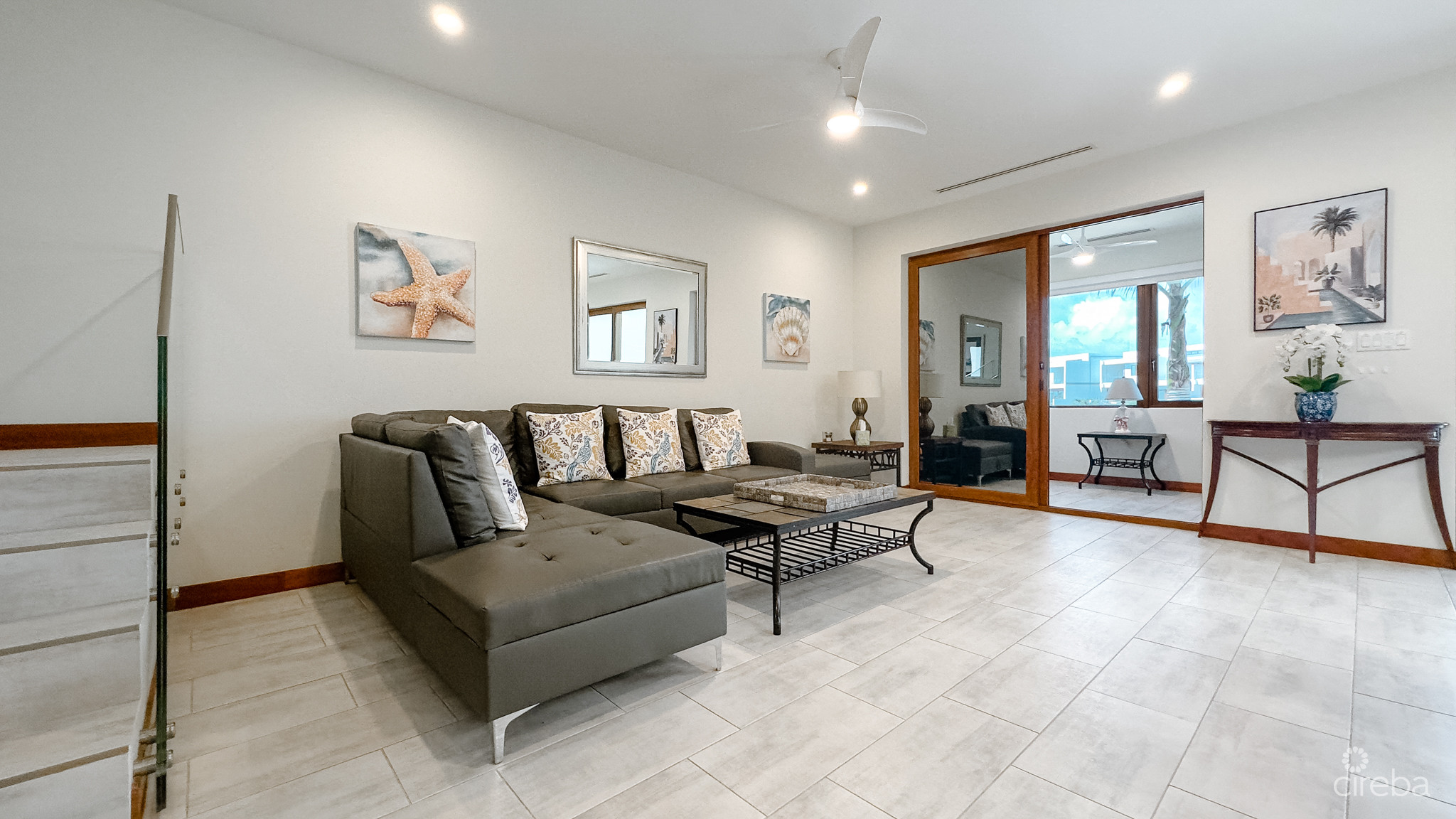 ARVIA CANAL FRONT 3BED