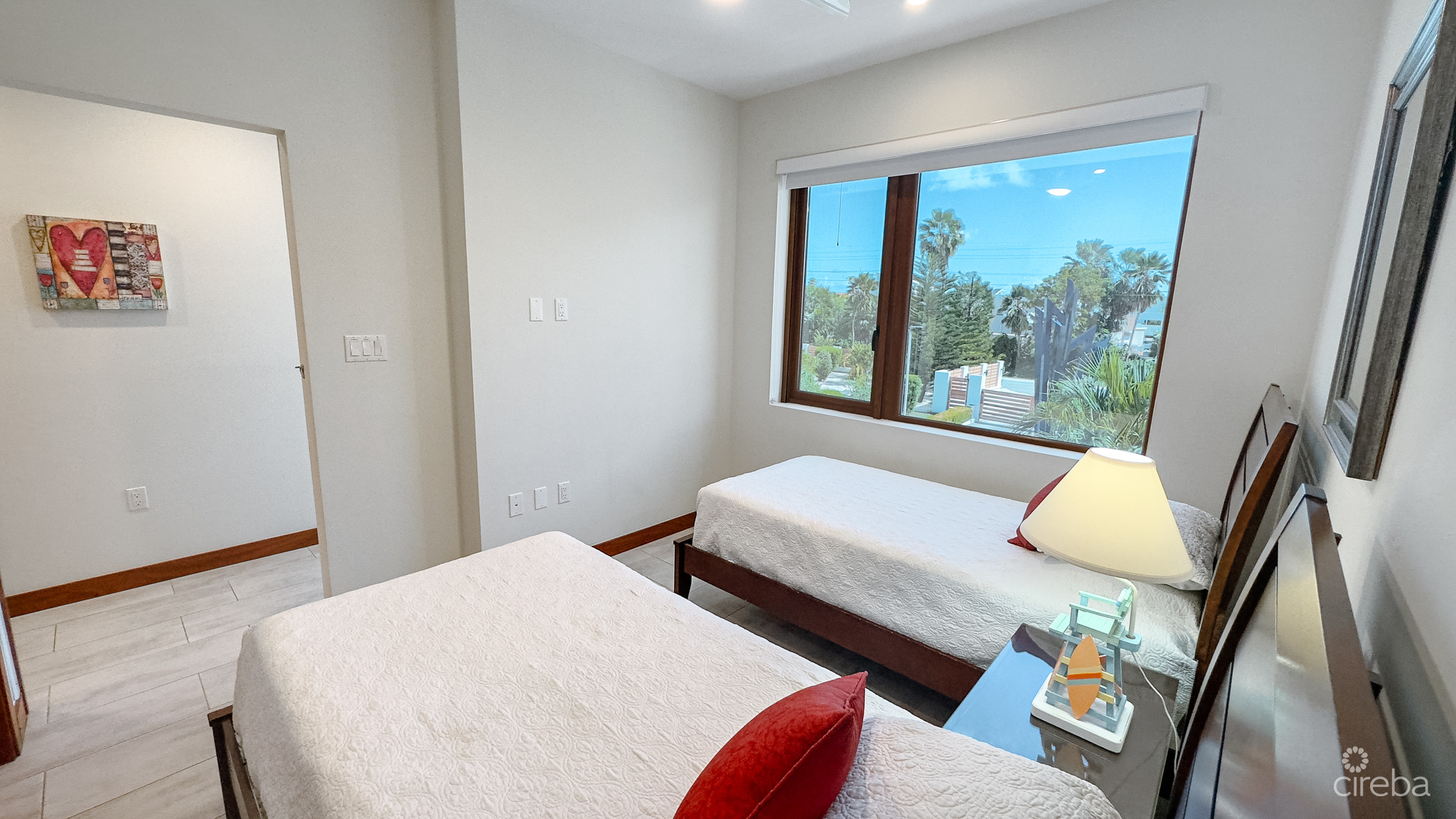 ARVIA CANAL FRONT 3BED