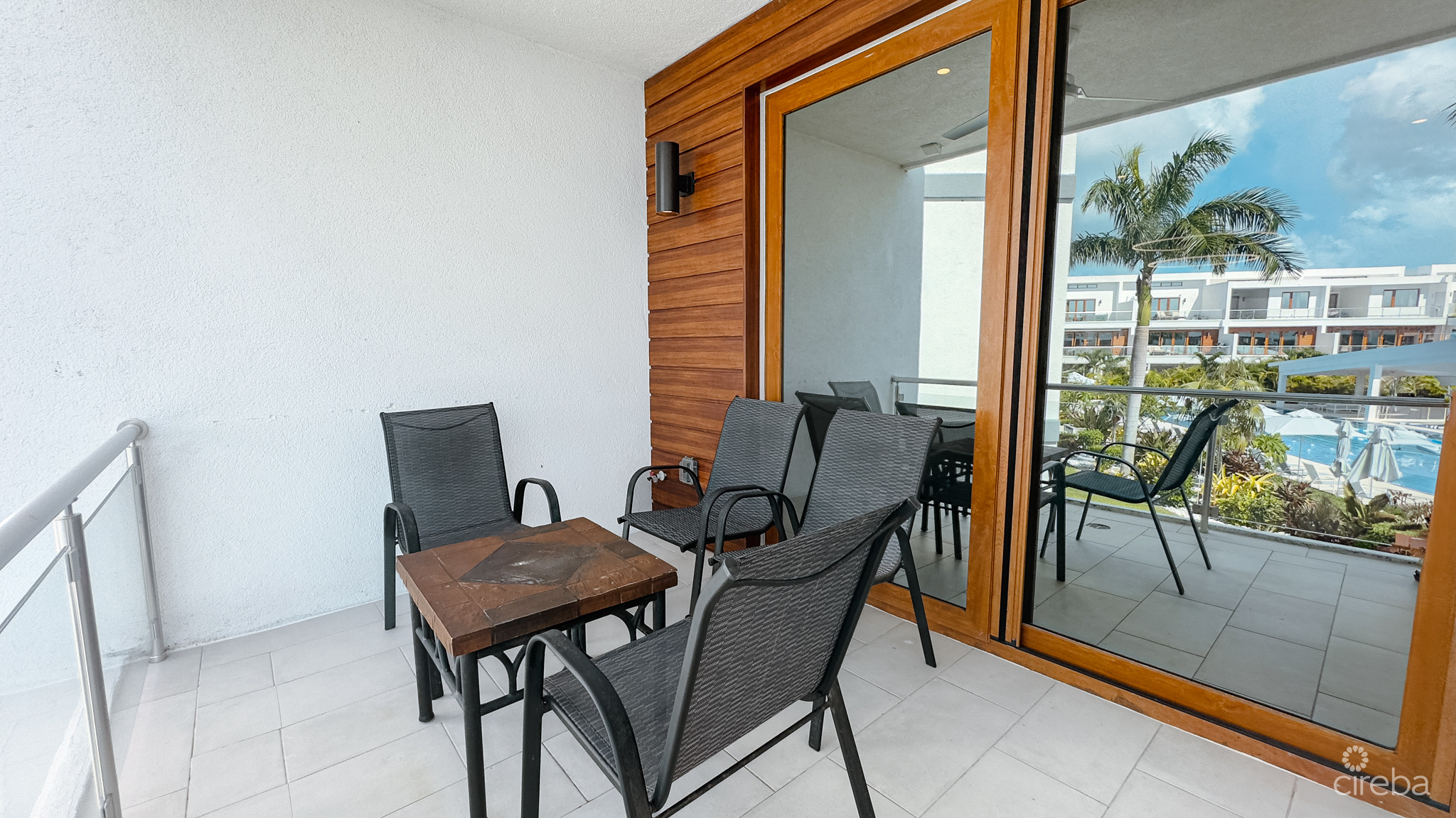 ARVIA CANAL FRONT 3BED