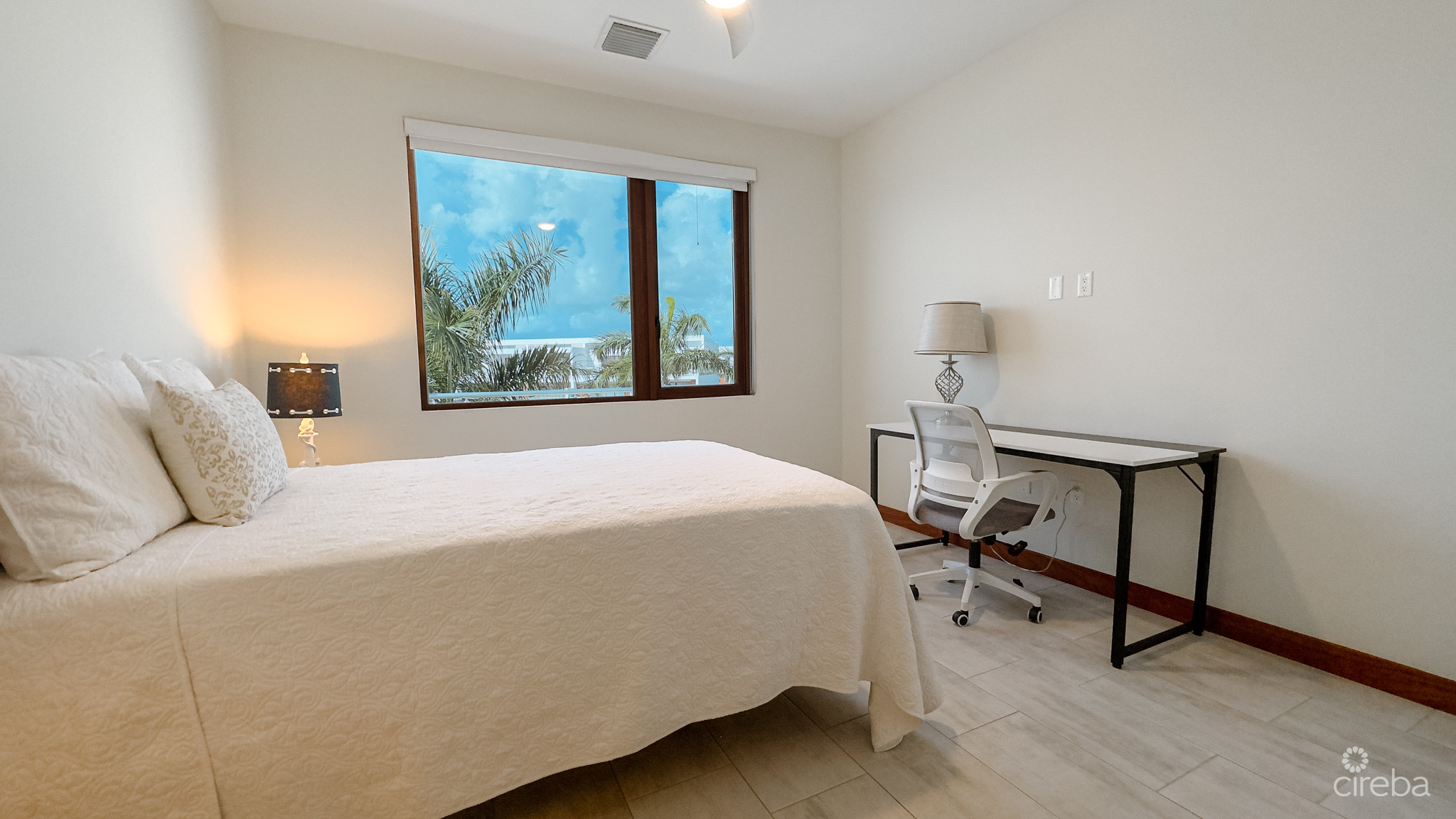 ARVIA CANAL FRONT 3BED