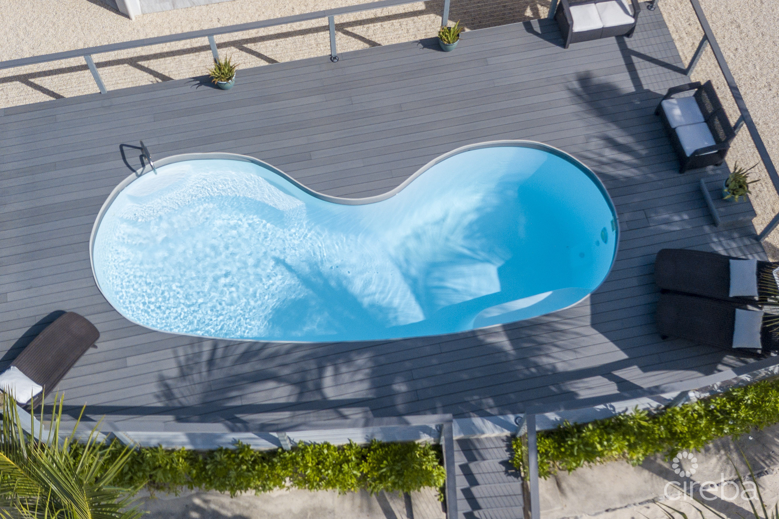 A WAVE FROM IT ALL – FULLY RENO’D 4 BED OCEANFRONT