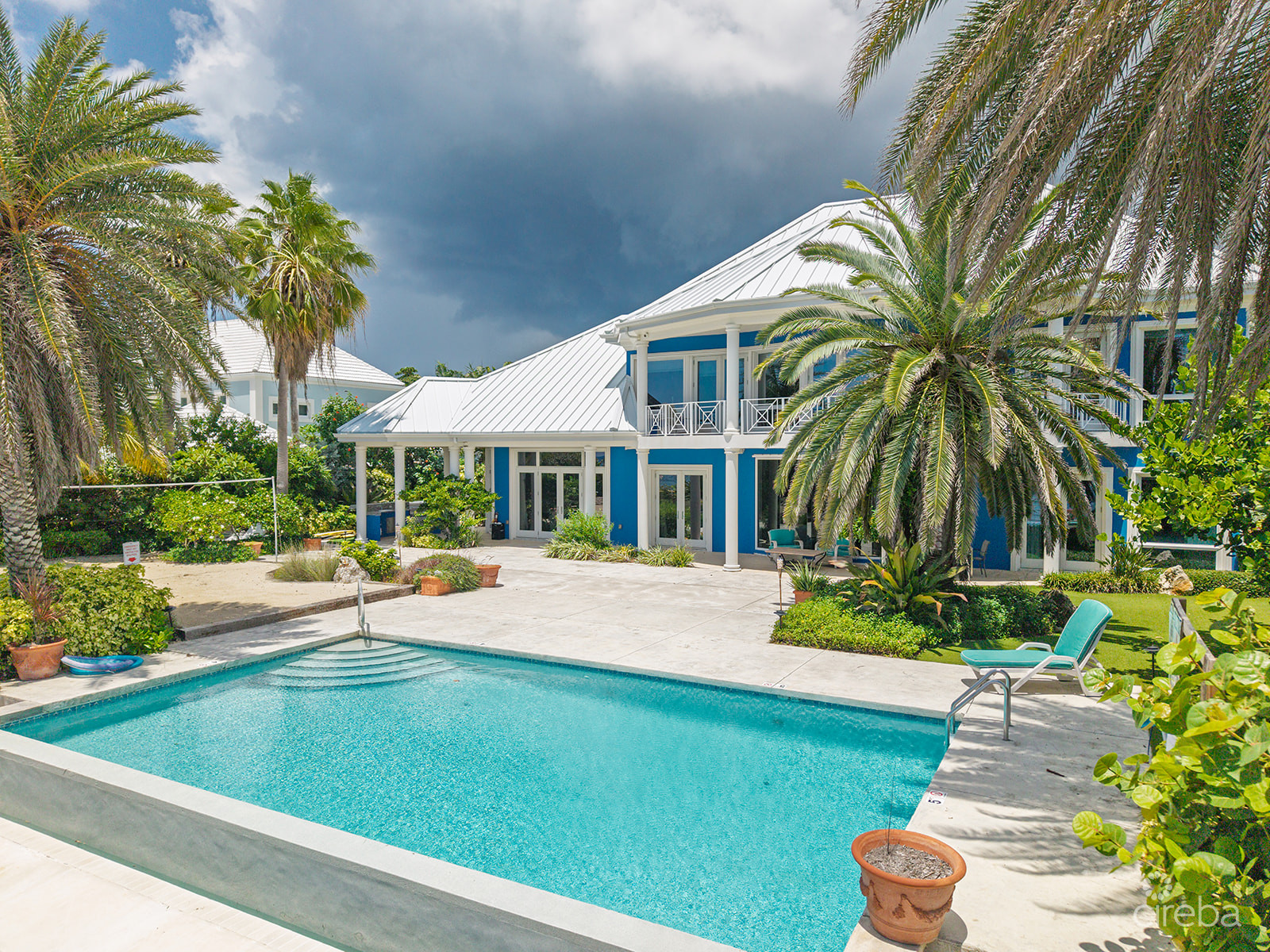 THE BLUE HOUSE – WATERFRONT HOME SOUTH SOUND ROAD