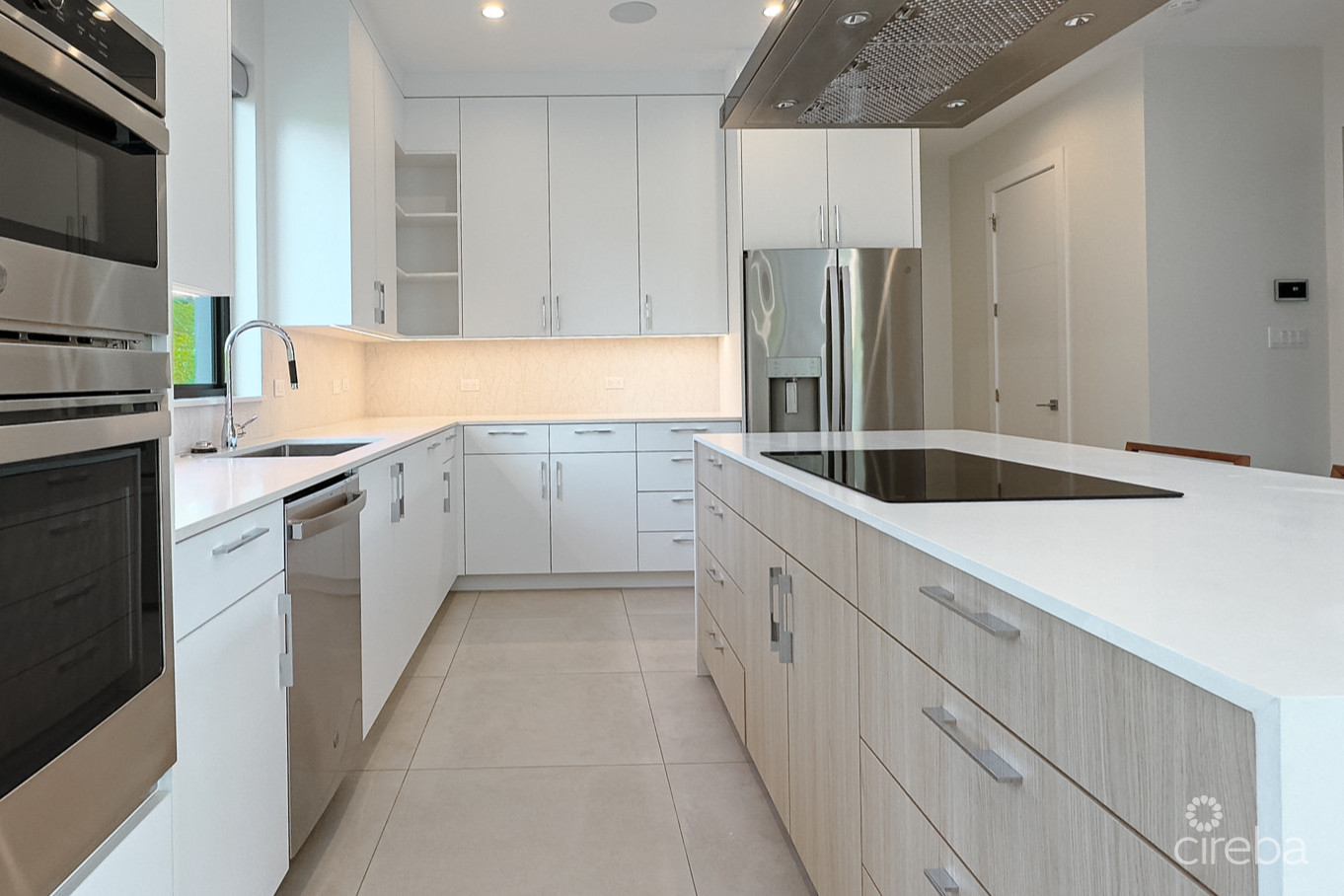 4 BED TOWNHOUSE WEST BAY