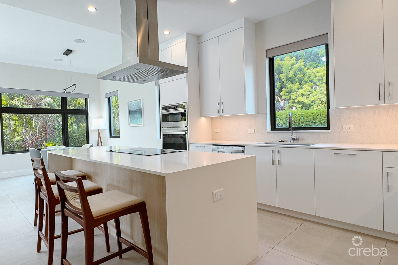 4 BED TOWNHOUSE WEST BAY