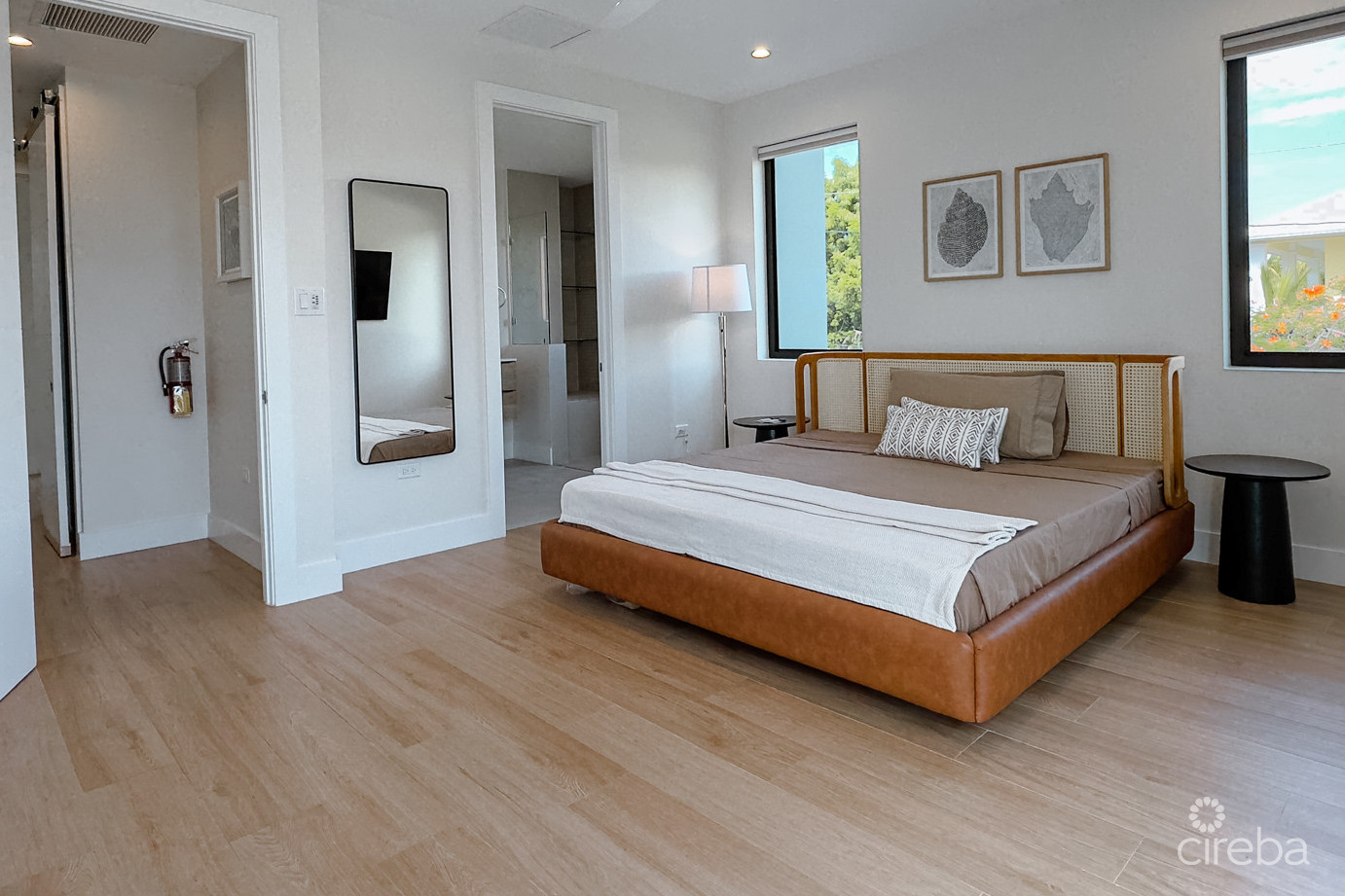 4 BED TOWNHOUSE WEST BAY