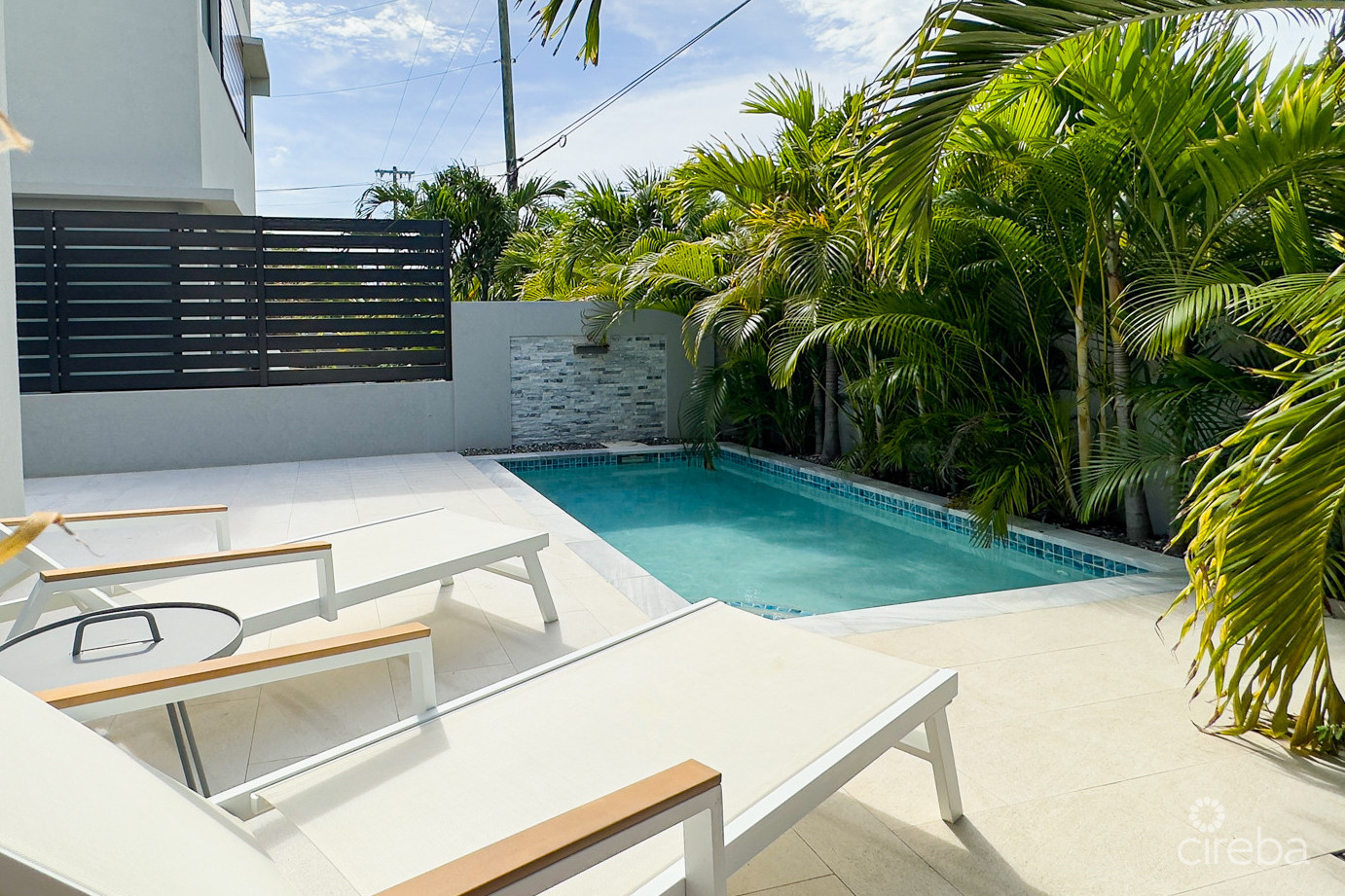 4 BED TOWNHOUSE WEST BAY