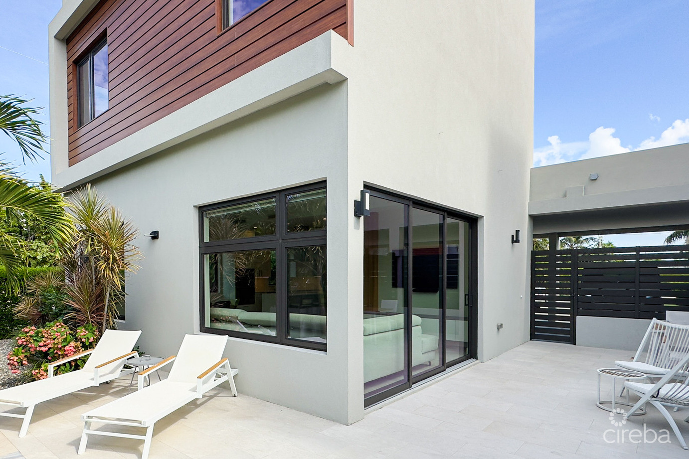 4 BED TOWNHOUSE WEST BAY