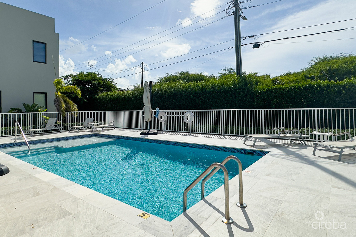 4 BED TOWNHOUSE WEST BAY