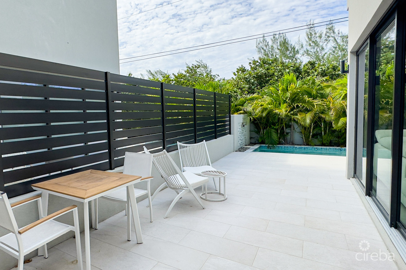 4 BED TOWNHOUSE WEST BAY