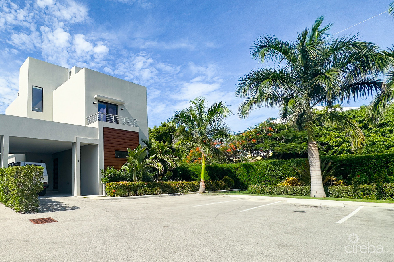 4 BED TOWNHOUSE WEST BAY