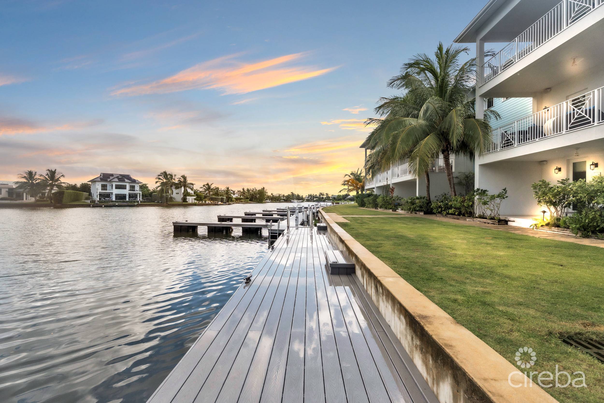 PERIWINKLE 2 BED + STUDIO TOWN HOME
