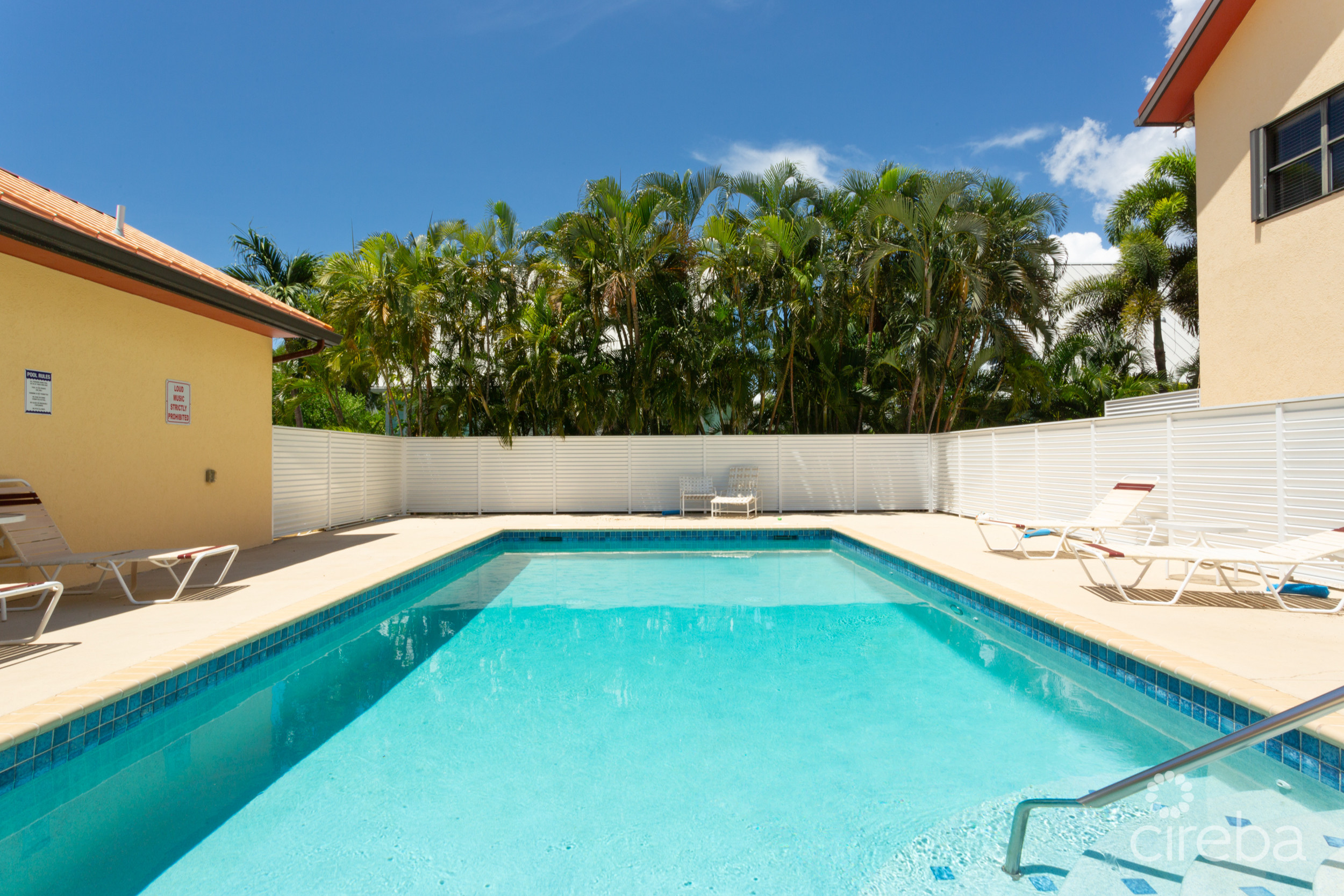 ST. TROPEZ #9 – 3BED + DEN