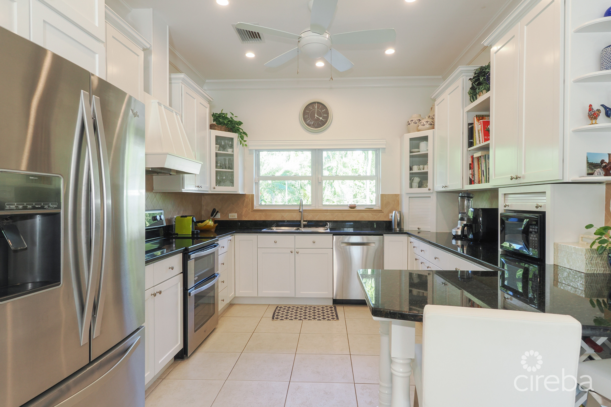 VIENNA CIRCLE, 4BED FAMILY HOME WITH POOL