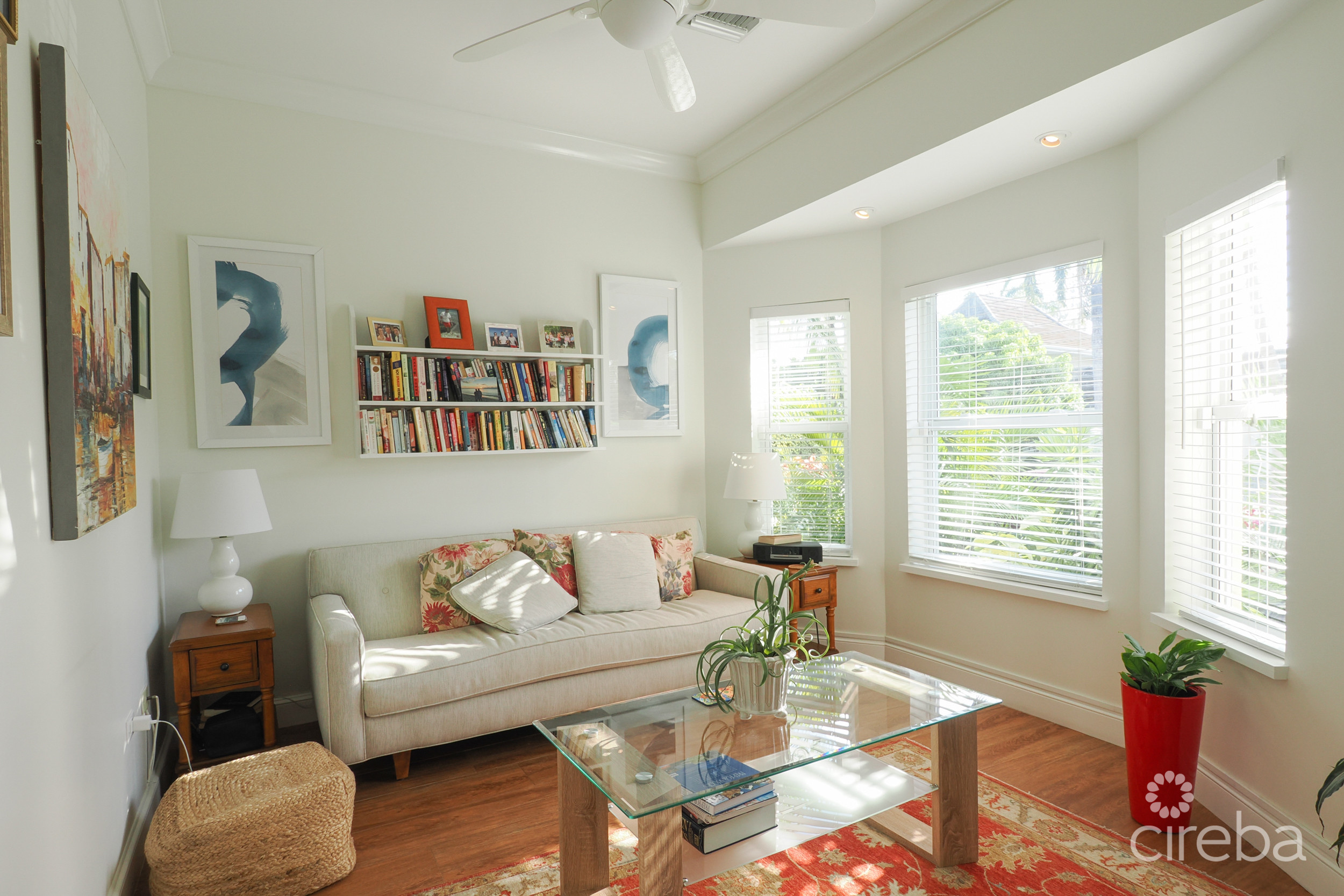 VIENNA CIRCLE, 4BED FAMILY HOME WITH POOL