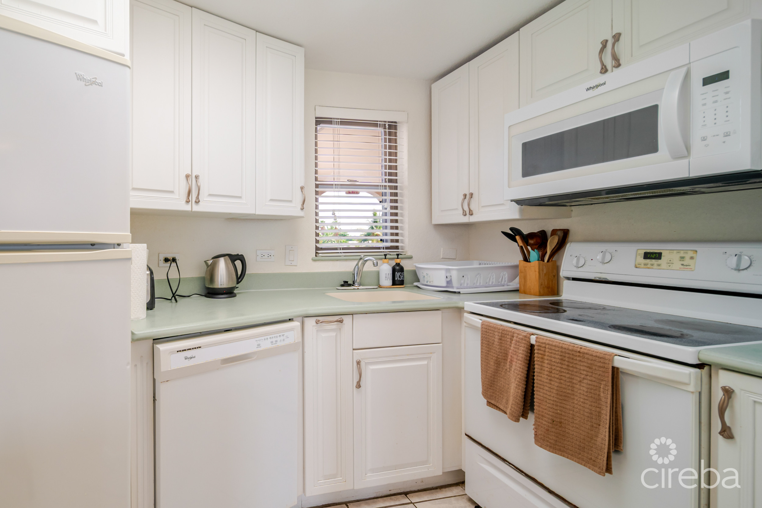 GEORGE TOWN VILLAS CONDO, SEVEN MILE BEACH
