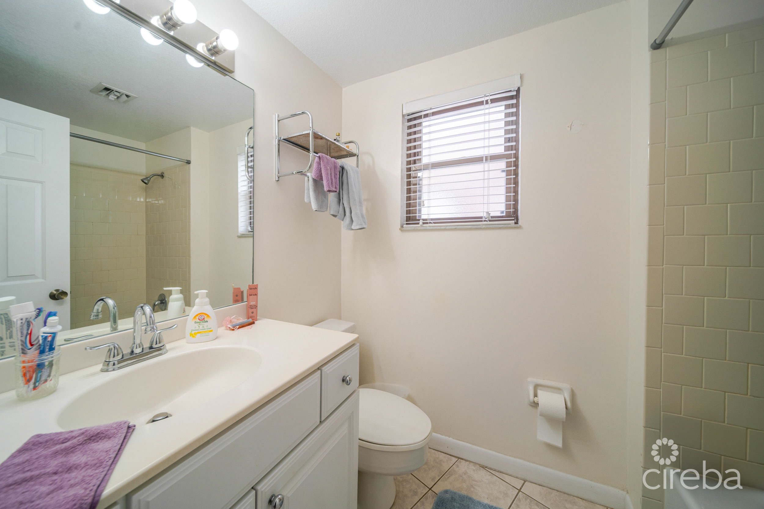 GEORGE TOWN VILLAS CONDO, SEVEN MILE BEACH