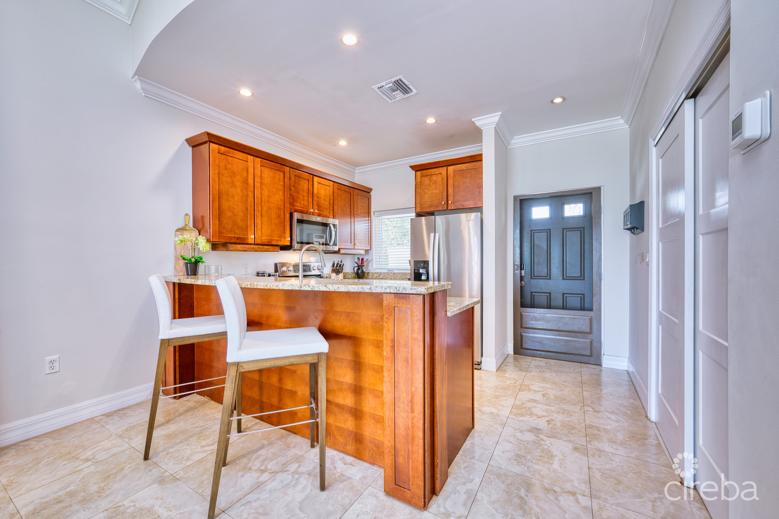 OCEANFRONT CORNER UNIT- HARBOUR POINT VILLA #5