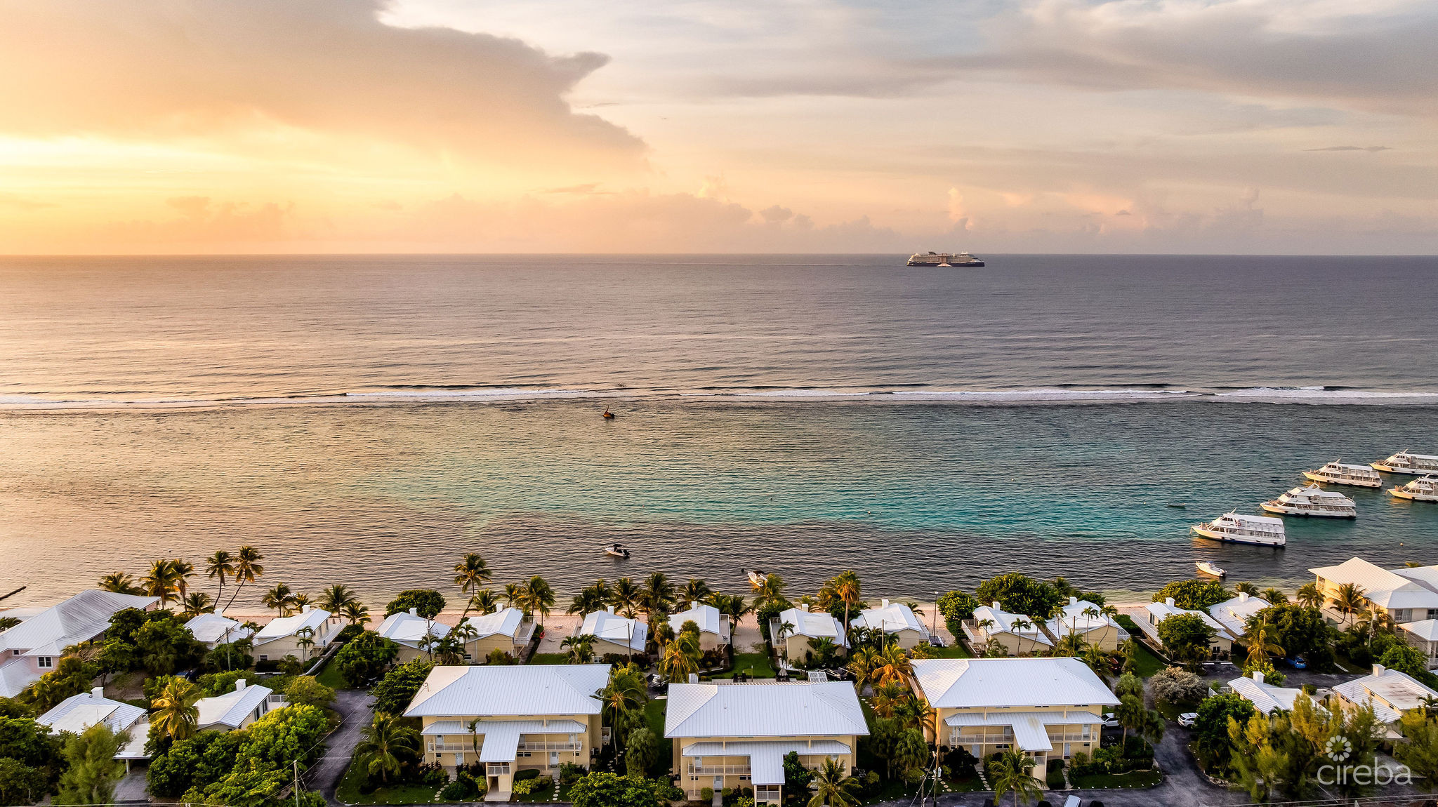 CARIBBEAN PARADISE 8, BEACHFRONT VILLA