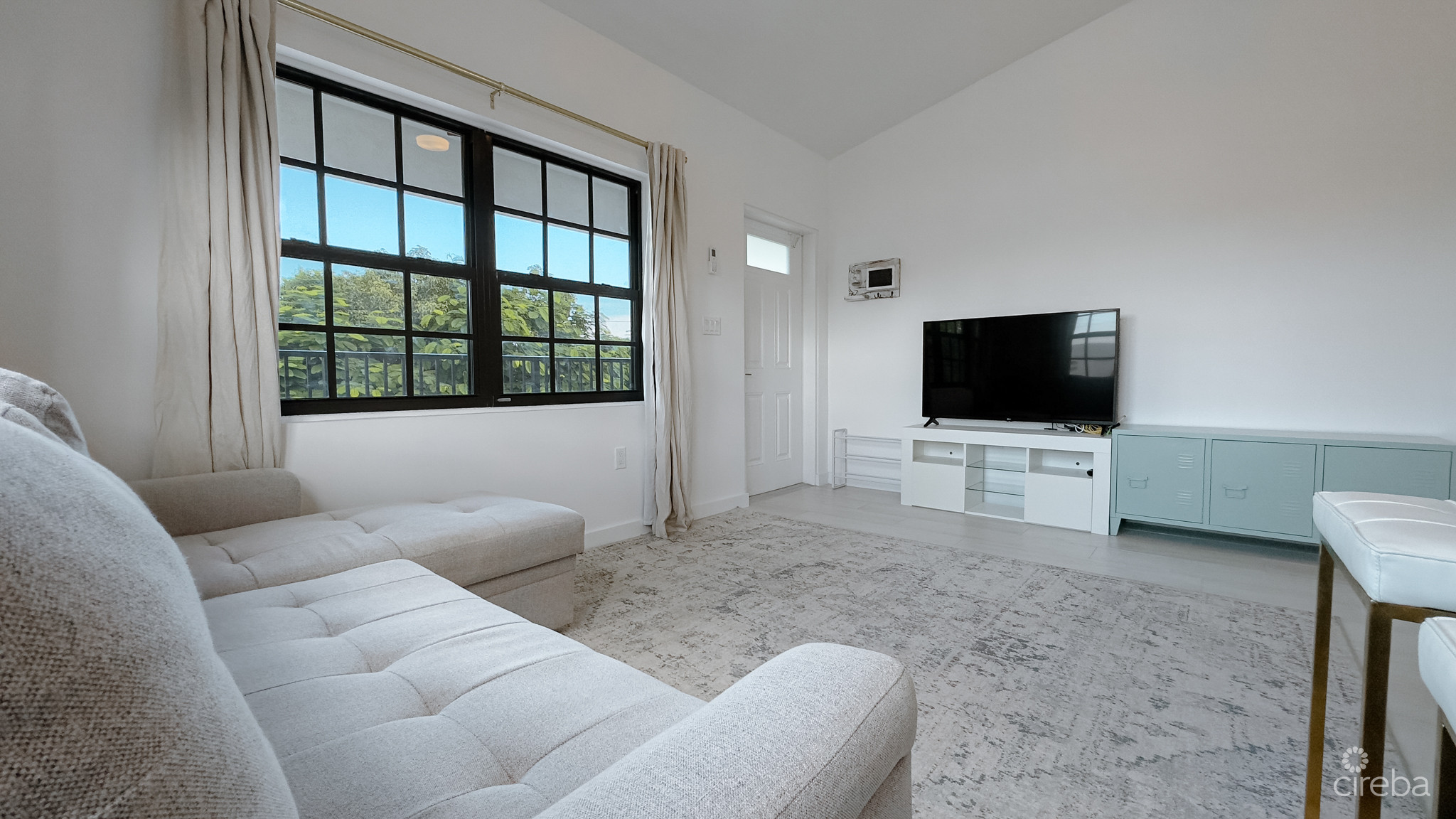 1BED CONDO WEST BAY SIENA GARDENS