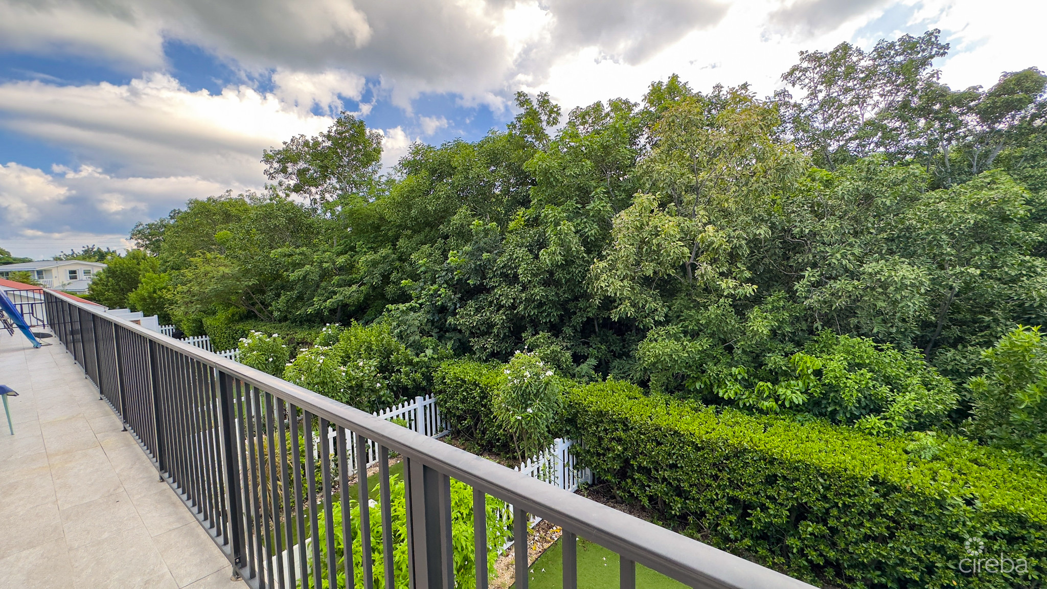 1BED CONDO WEST BAY SIENA GARDENS